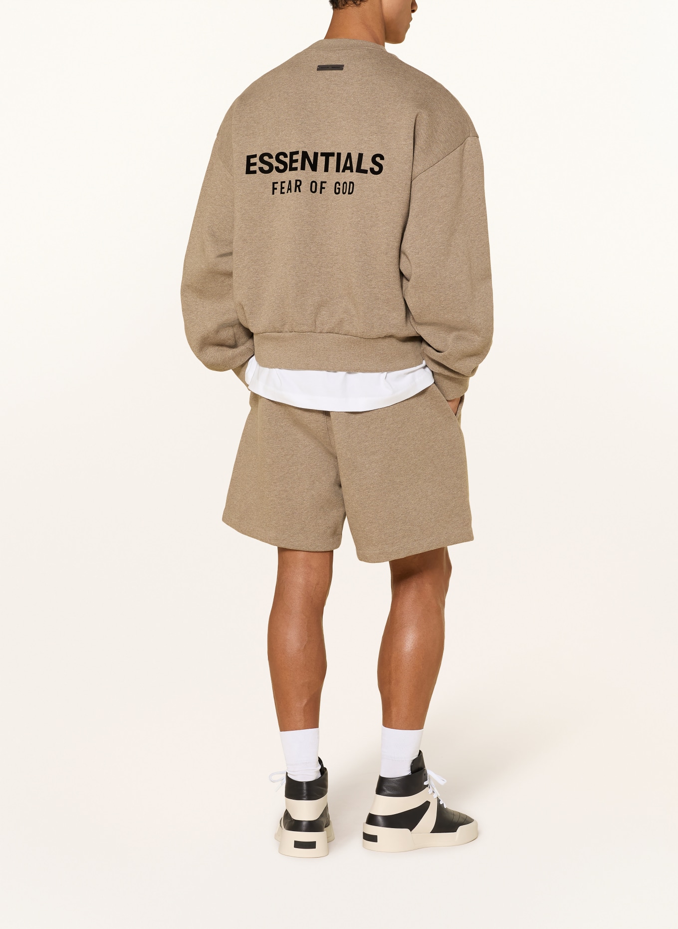 ESSENTIALS - FEAR OF GOD Sweatshorts: TAUPE / SCHWARZ