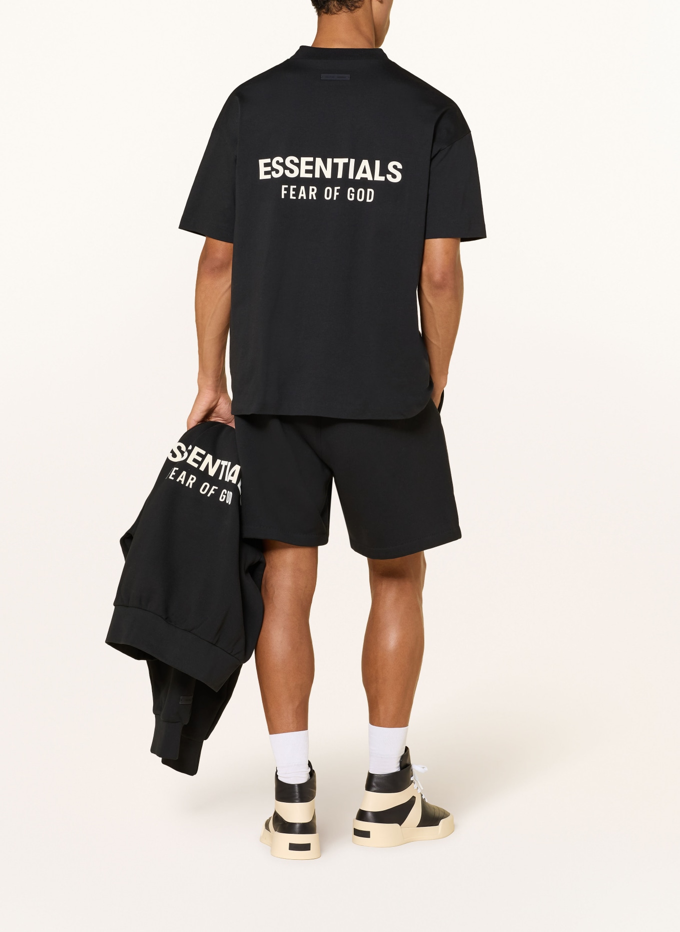 ESSENTIALS - FEAR OF GOD T-Shirt: SCHWARZ / WEISS