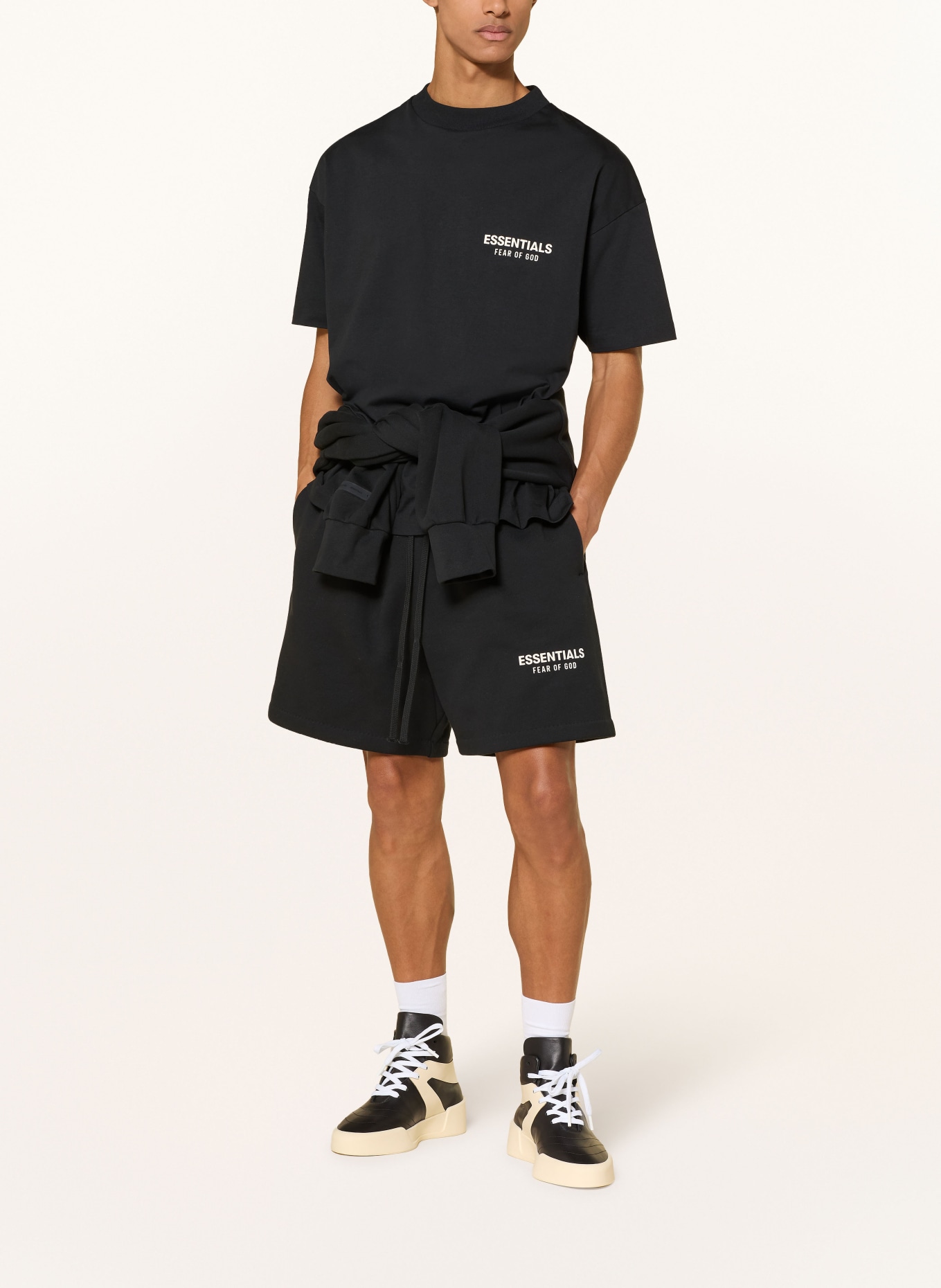 ESSENTIALS - FEAR OF GOD T-Shirt: SCHWARZ / WEISS
