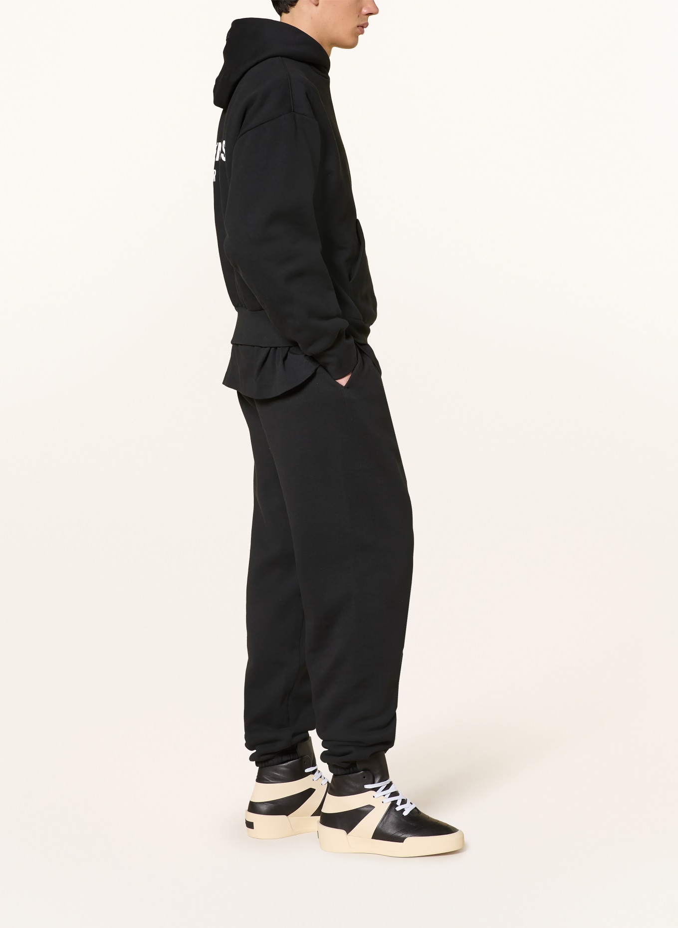 ESSENTIALS - FEAR OF GOD Sweatpants: SCHWARZ
