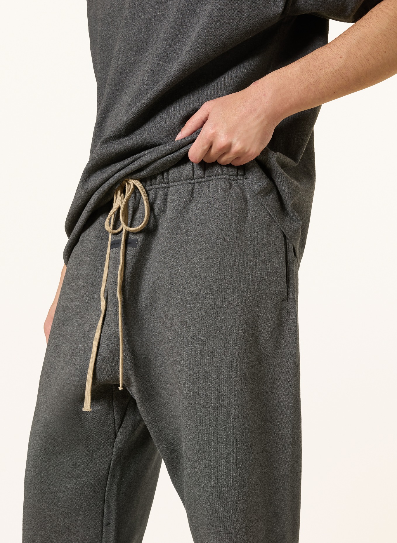 ESSENTIALS - FEAR OF GOD Sweatpants: DUNKELGRAU