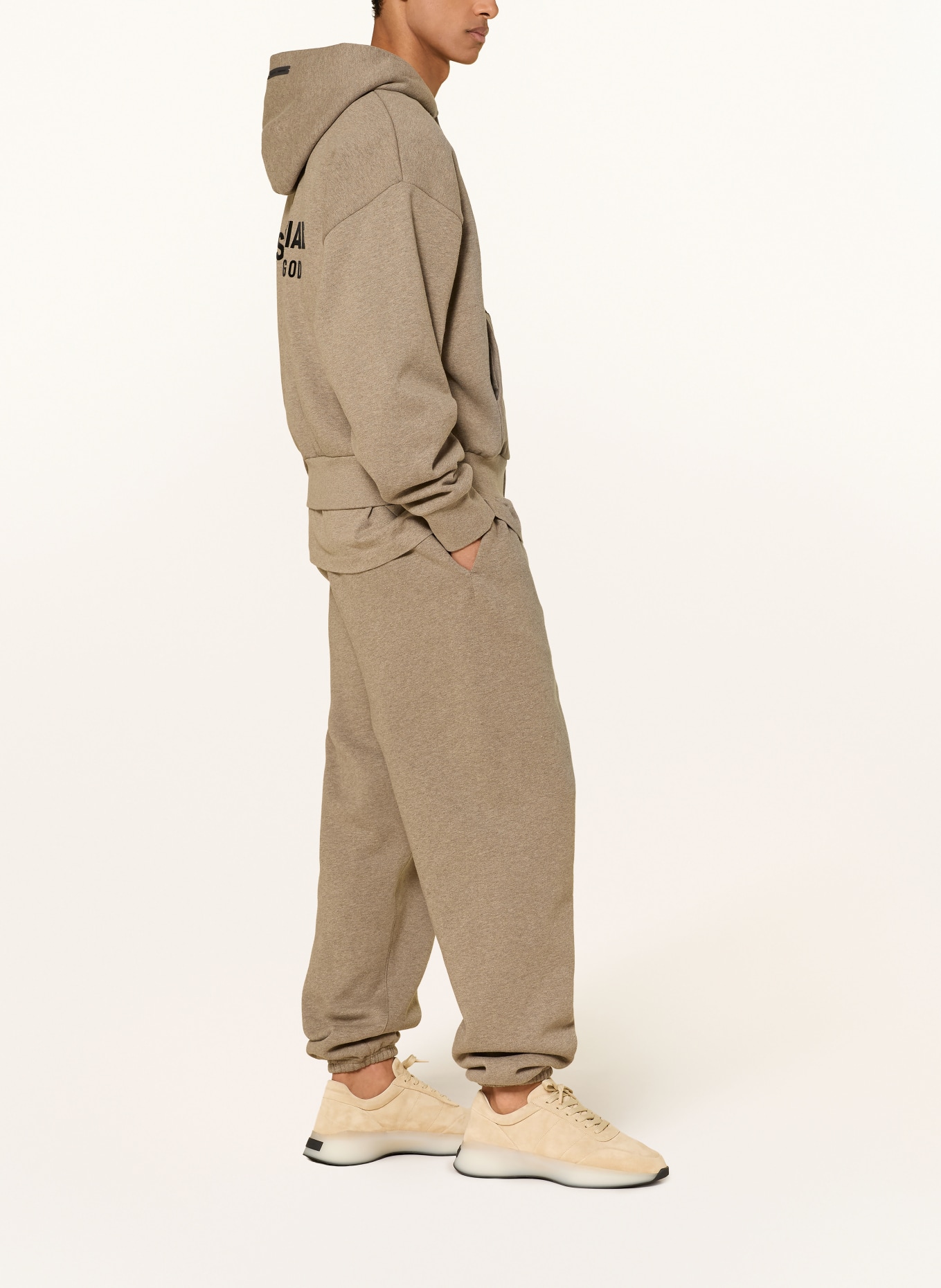 ESSENTIALS - FEAR OF GOD Sweatpants: TAUPE / SCHWARZ