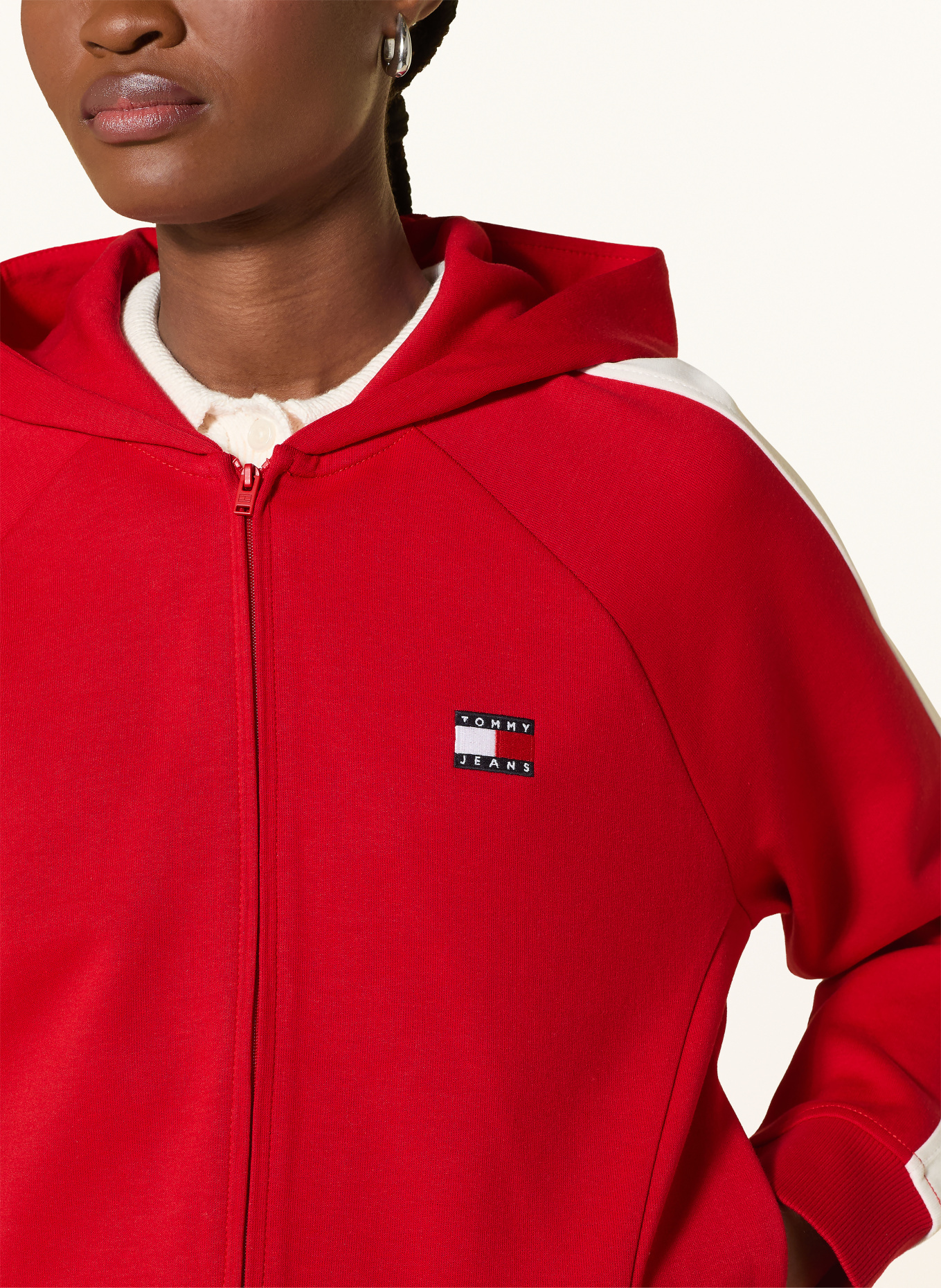 TOMMY JEANS Sweatjakke: RØD / HVID