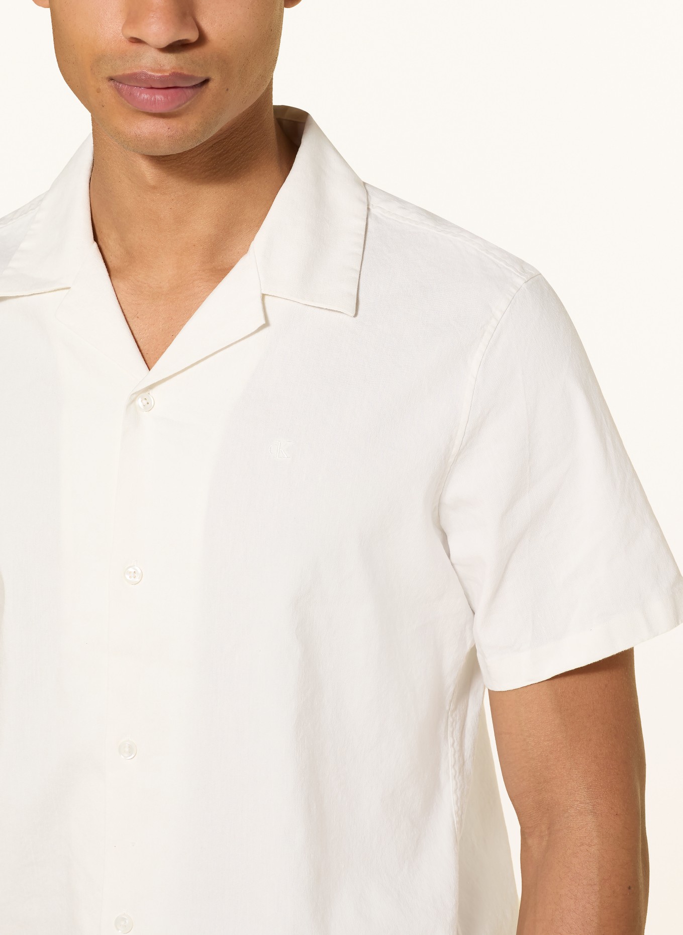 Calvin Klein Košile s krátkým rukávem Classic Fit s lněným vzorem: KRÉMOVÁ