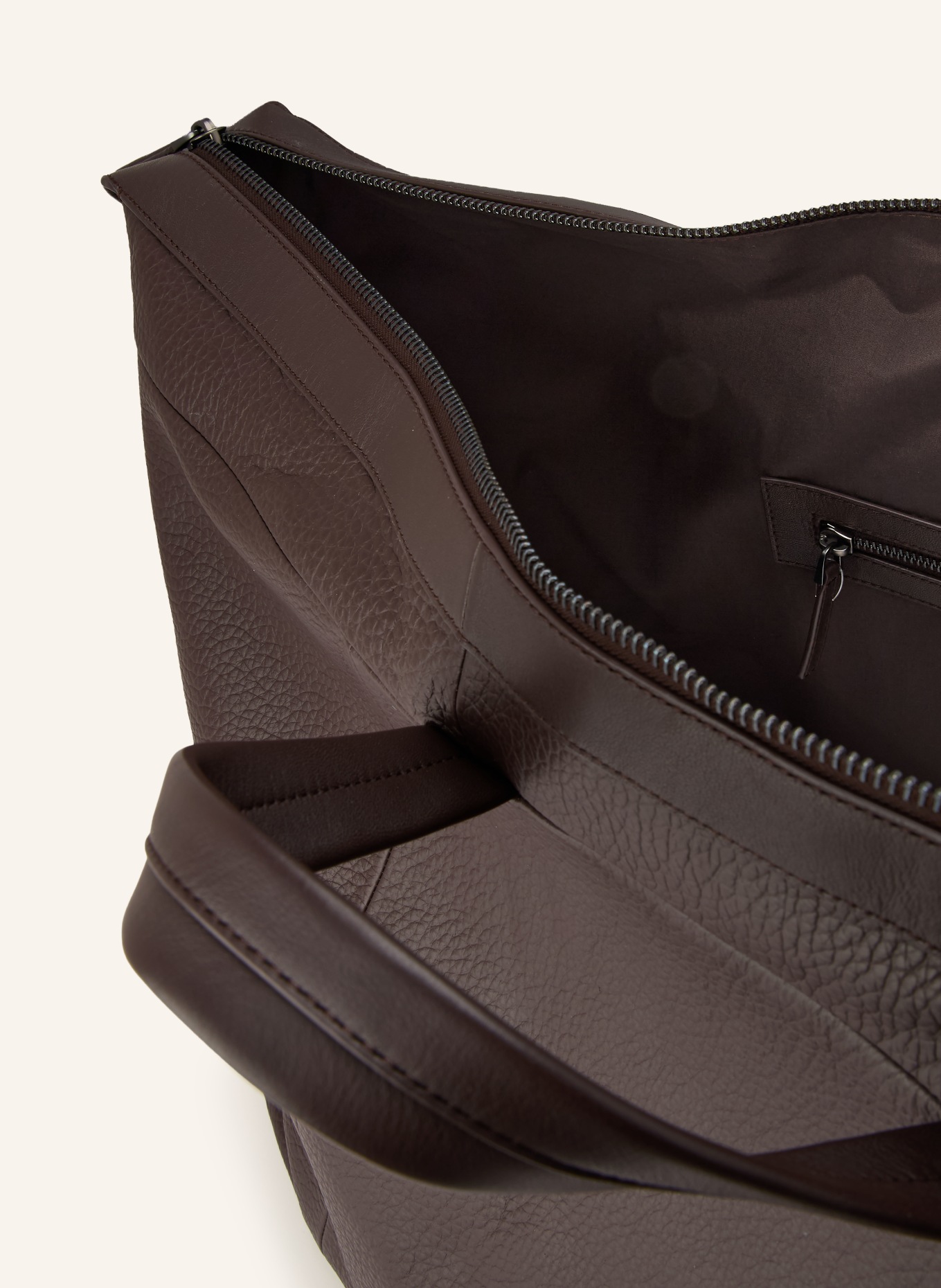 TOMMY HILFIGER Reisetasche: DUNKELBRAUN