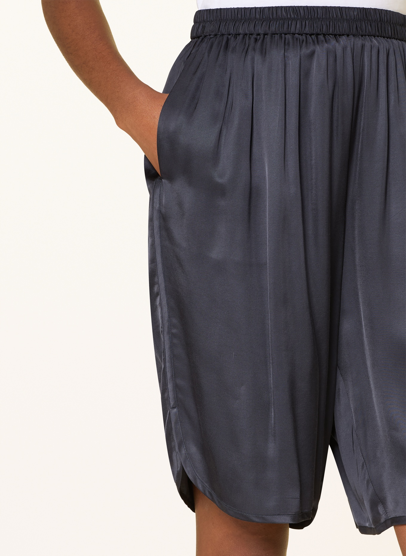 The Frankie Shop NELIS Satin Bermuda Shorts: DARK BLUE