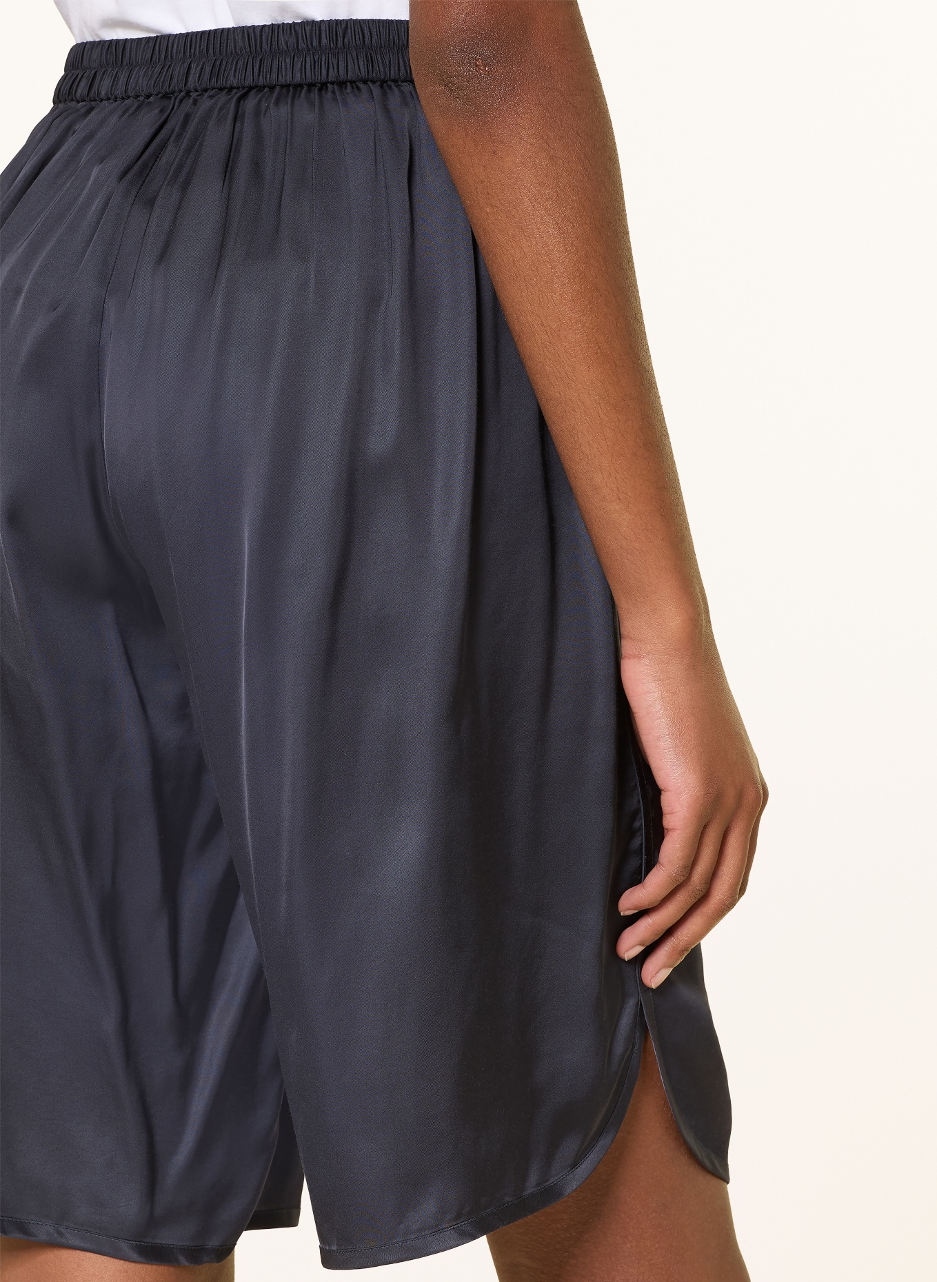 The Frankie Shop NELIS Satin Bermuda Shorts: DARK BLUE