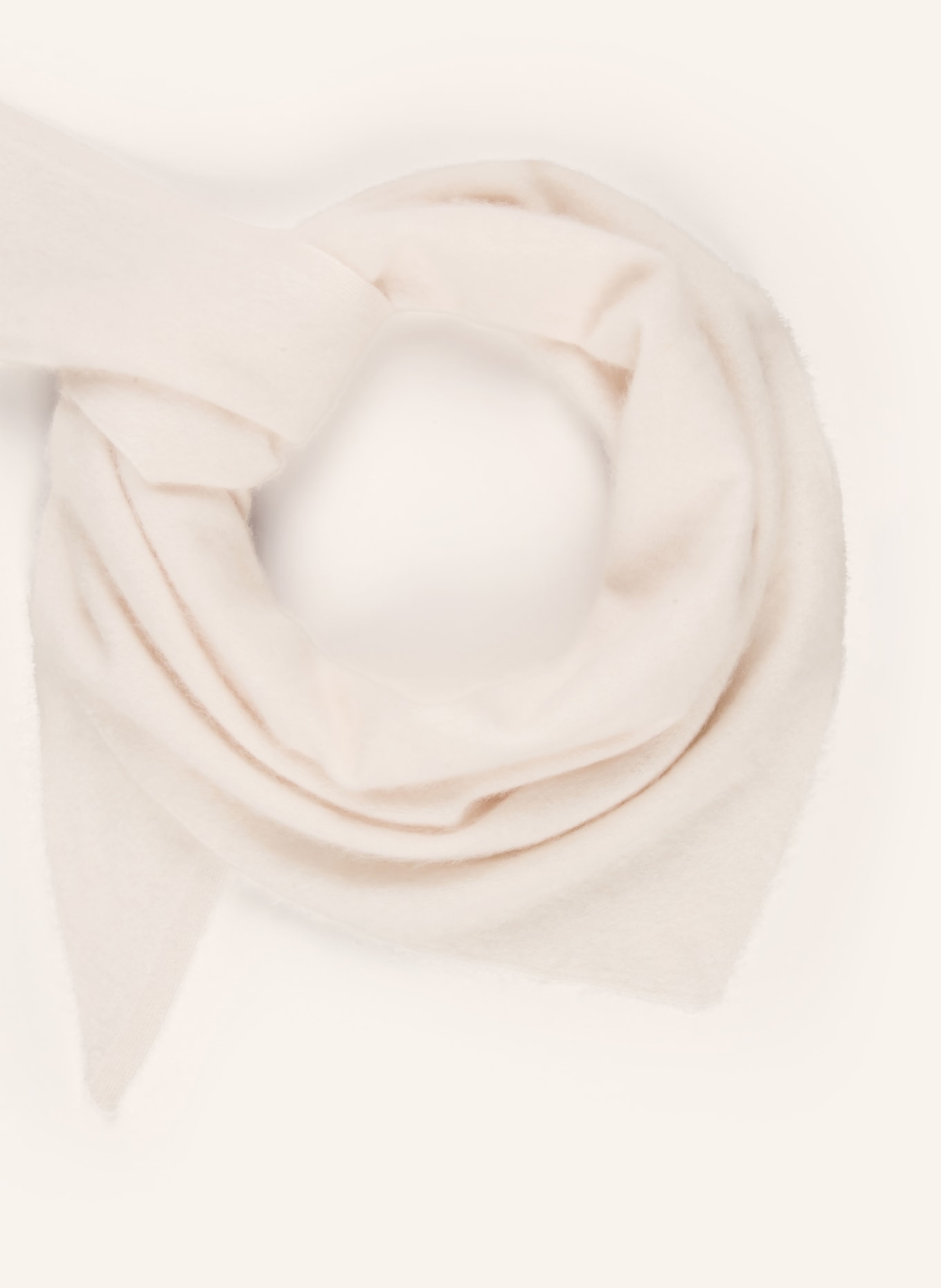 darling harbour Cashmere triangle scarf: CREME