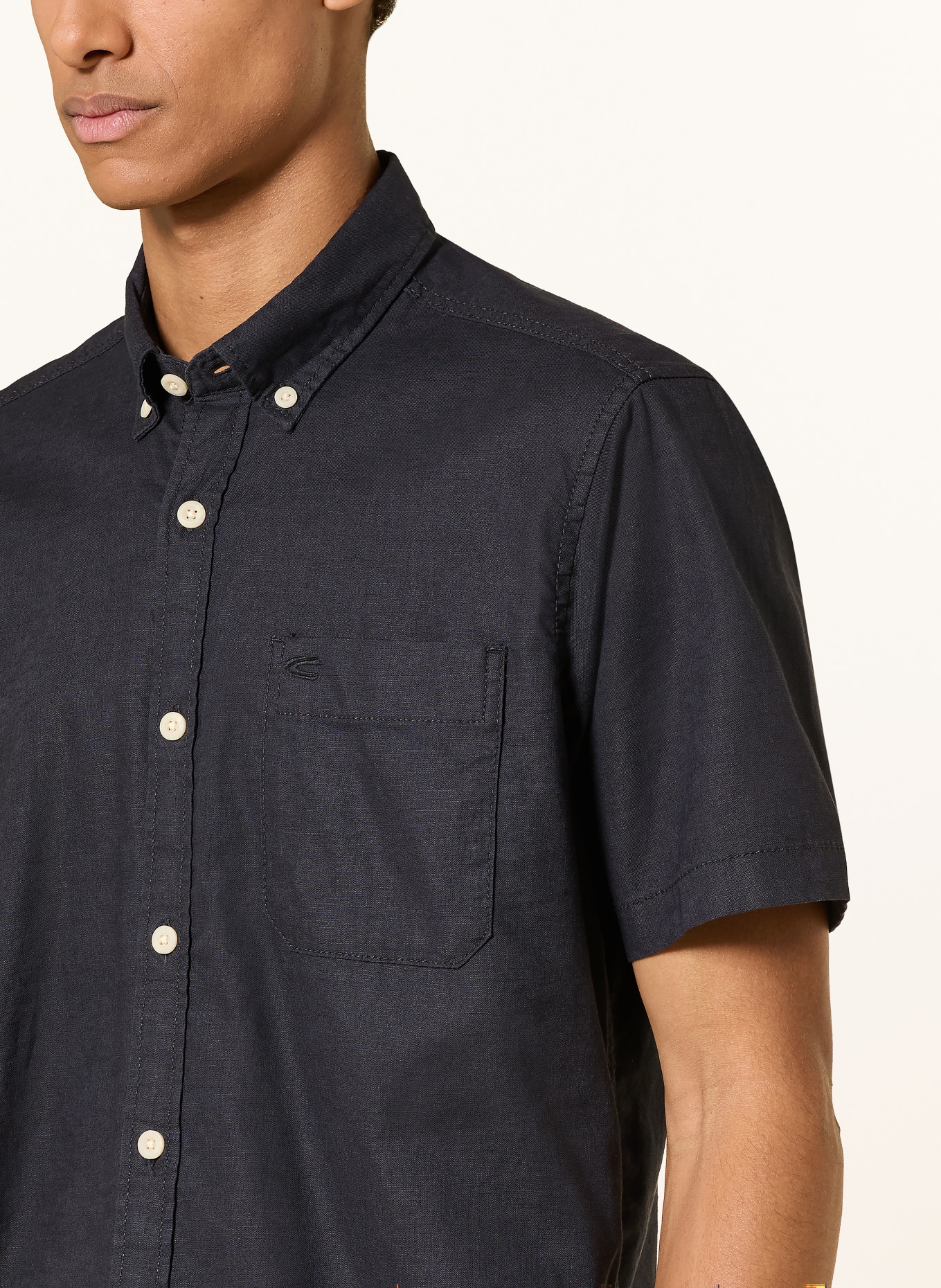 camel active Koszula z krótkim rękawem o regularnym kroju z lnu: GRANATOWY