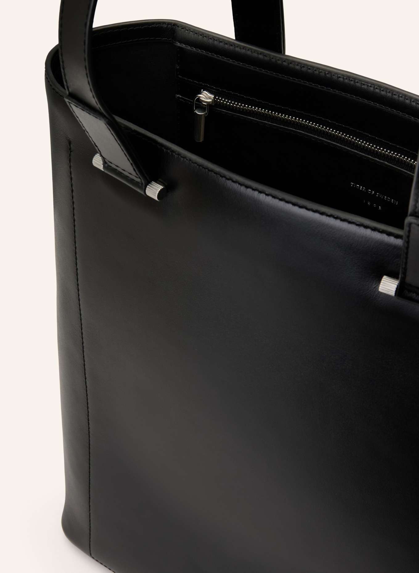 TIGER OF SWEDEN Sac cabas TABERNE: NOIR / ARGENT