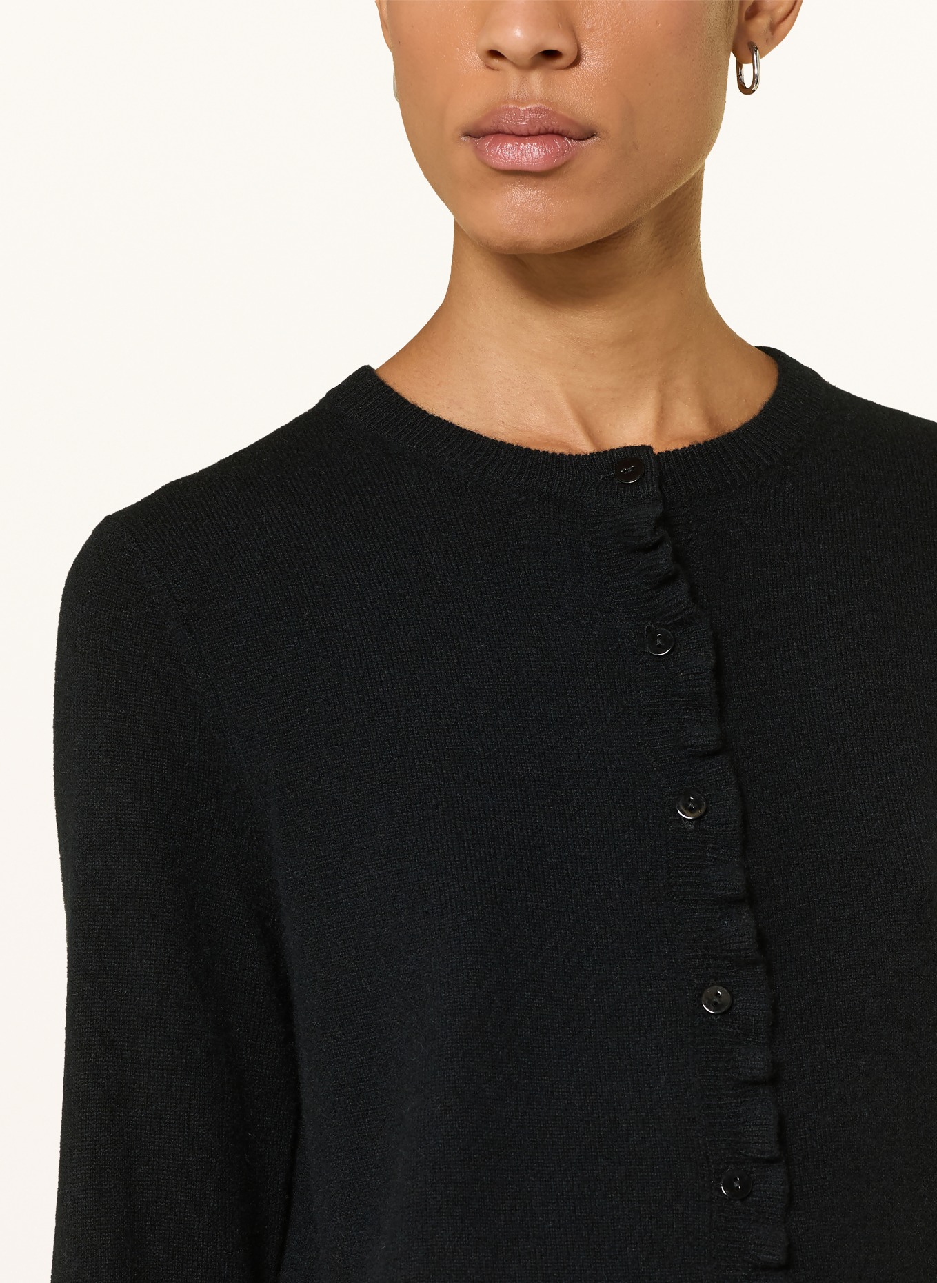 darling harbour Strickjacke aus Cashmere mit Rüschen: BLACK