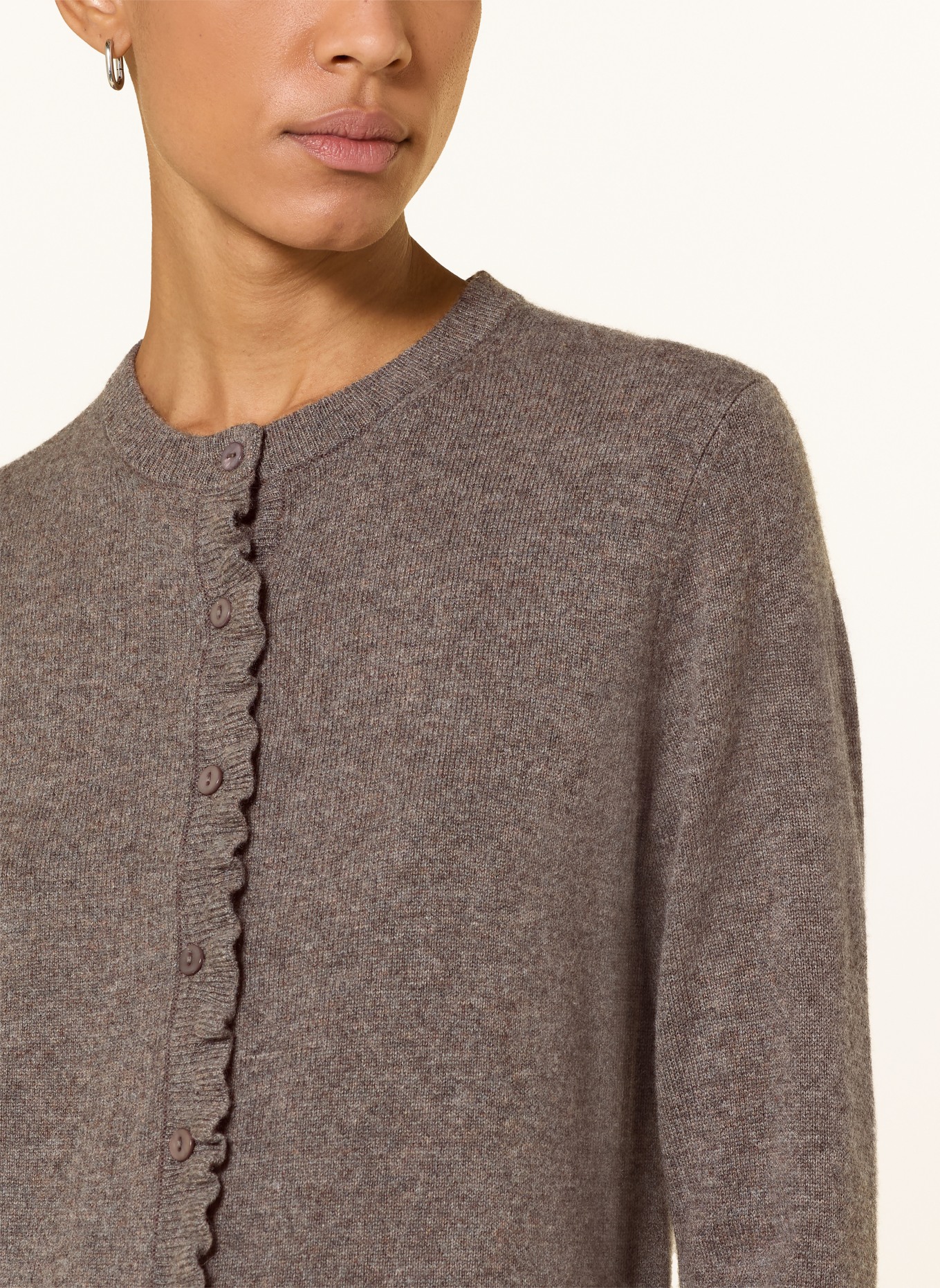 darling harbour Strickjacke aus Cashmere mit Rüschen: truffle melange