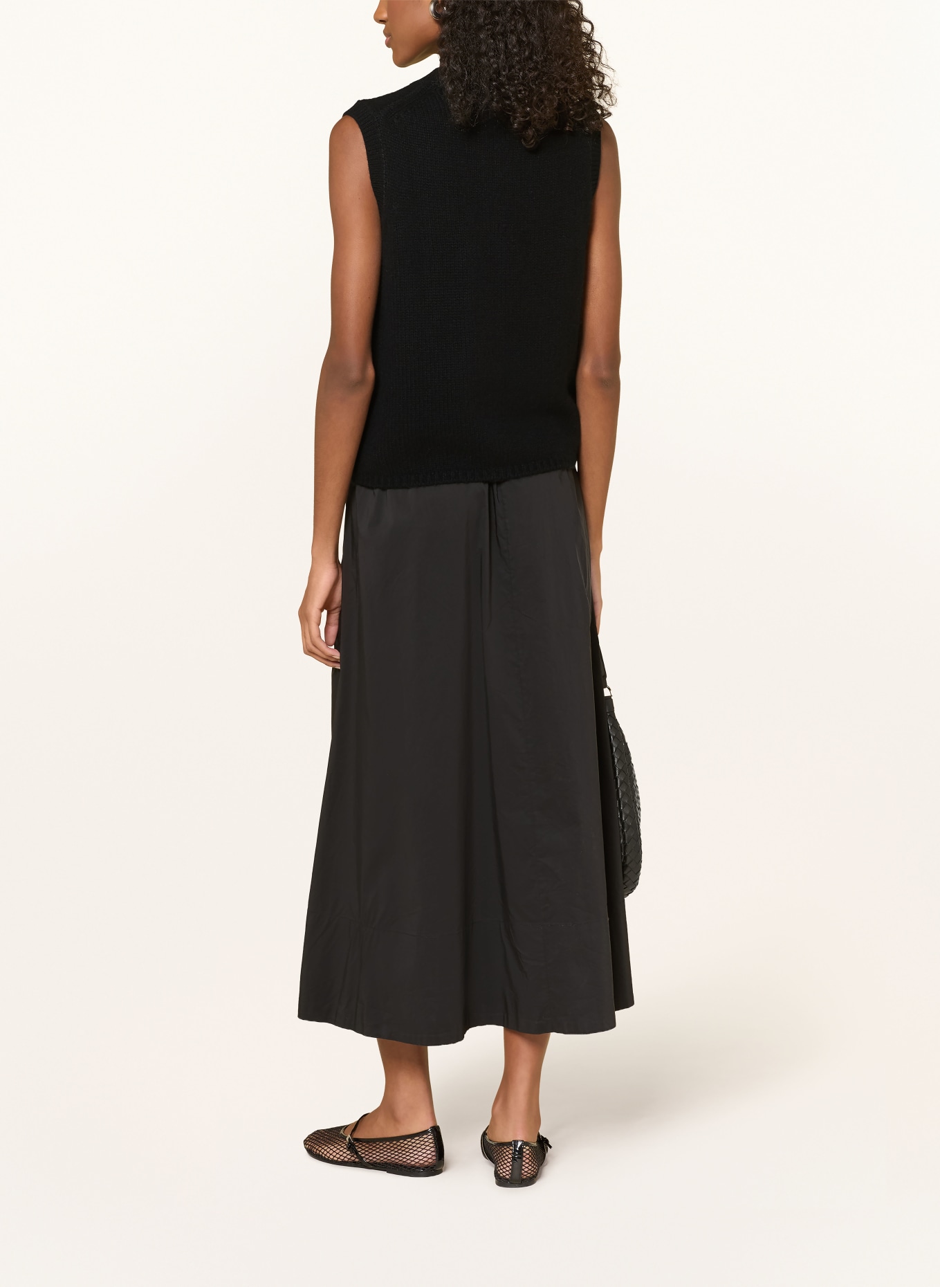darling harbour Cashmere knit vest: BLACK