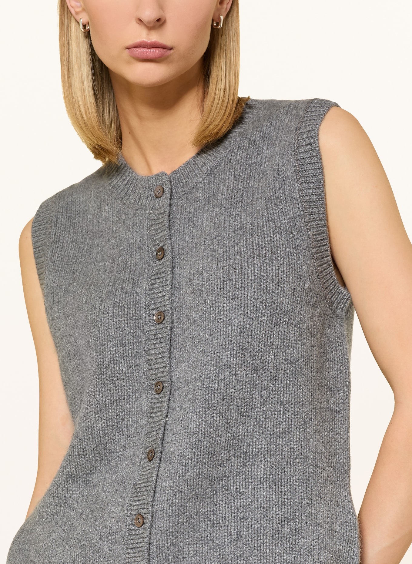 darling harbour Cashmere knit vest: midgrey melange