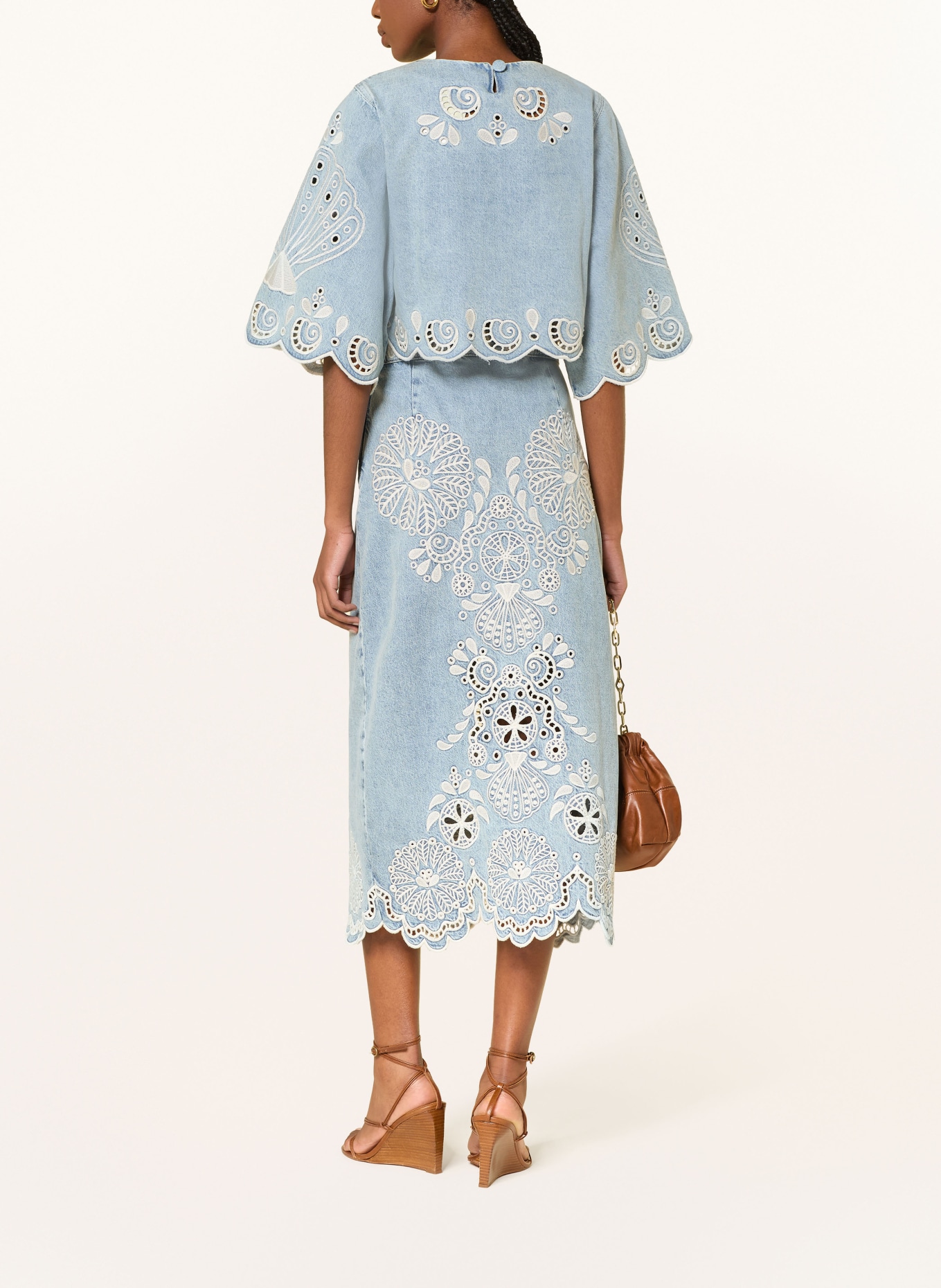 FARM RIO Cropped denim blouse with openwork lace and 3/4 sleeves: LIGHT BLUE / WHITE