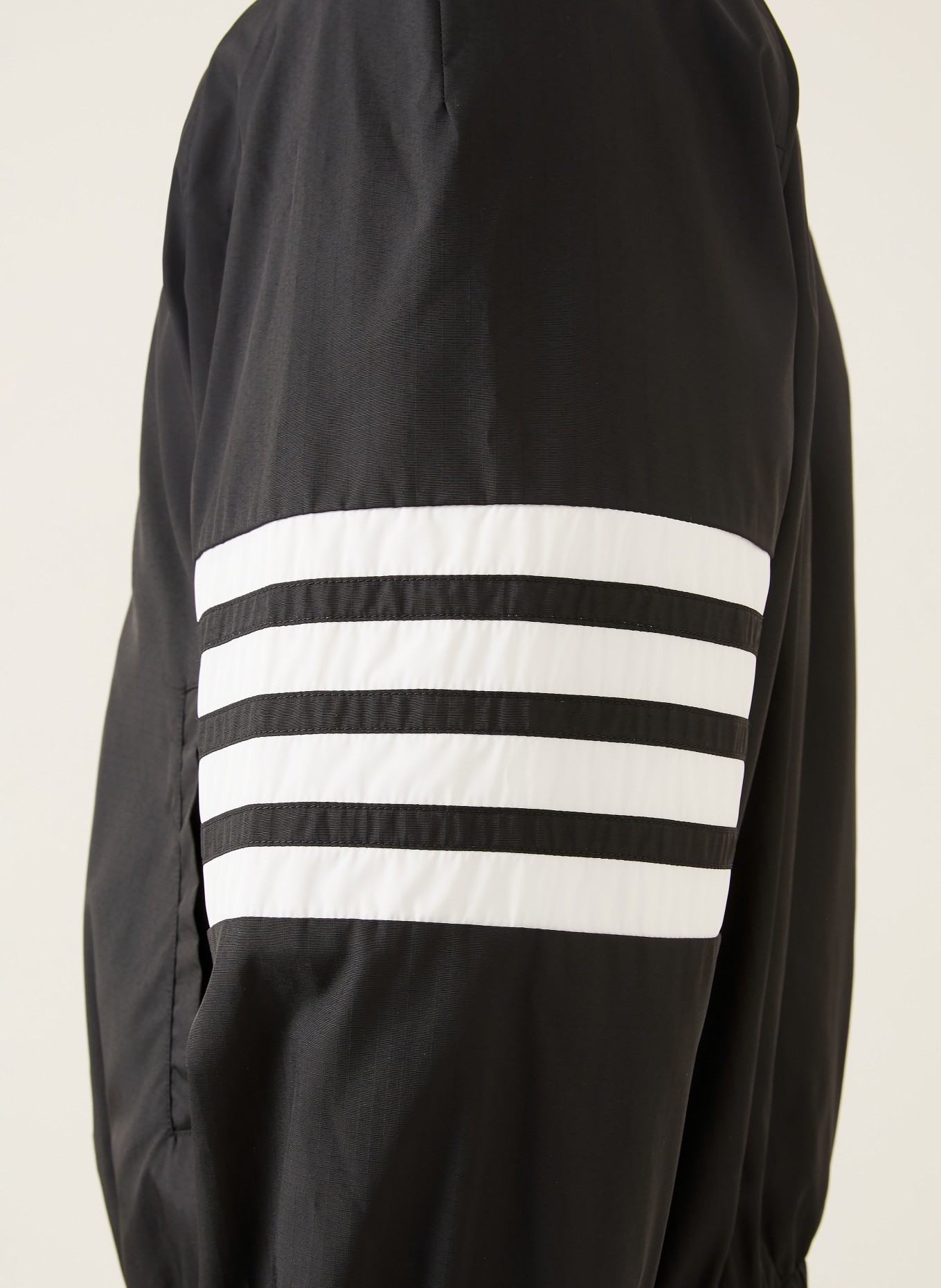 THOM BROWNE. Trainingsjacke: SCHWARZ / WEISS