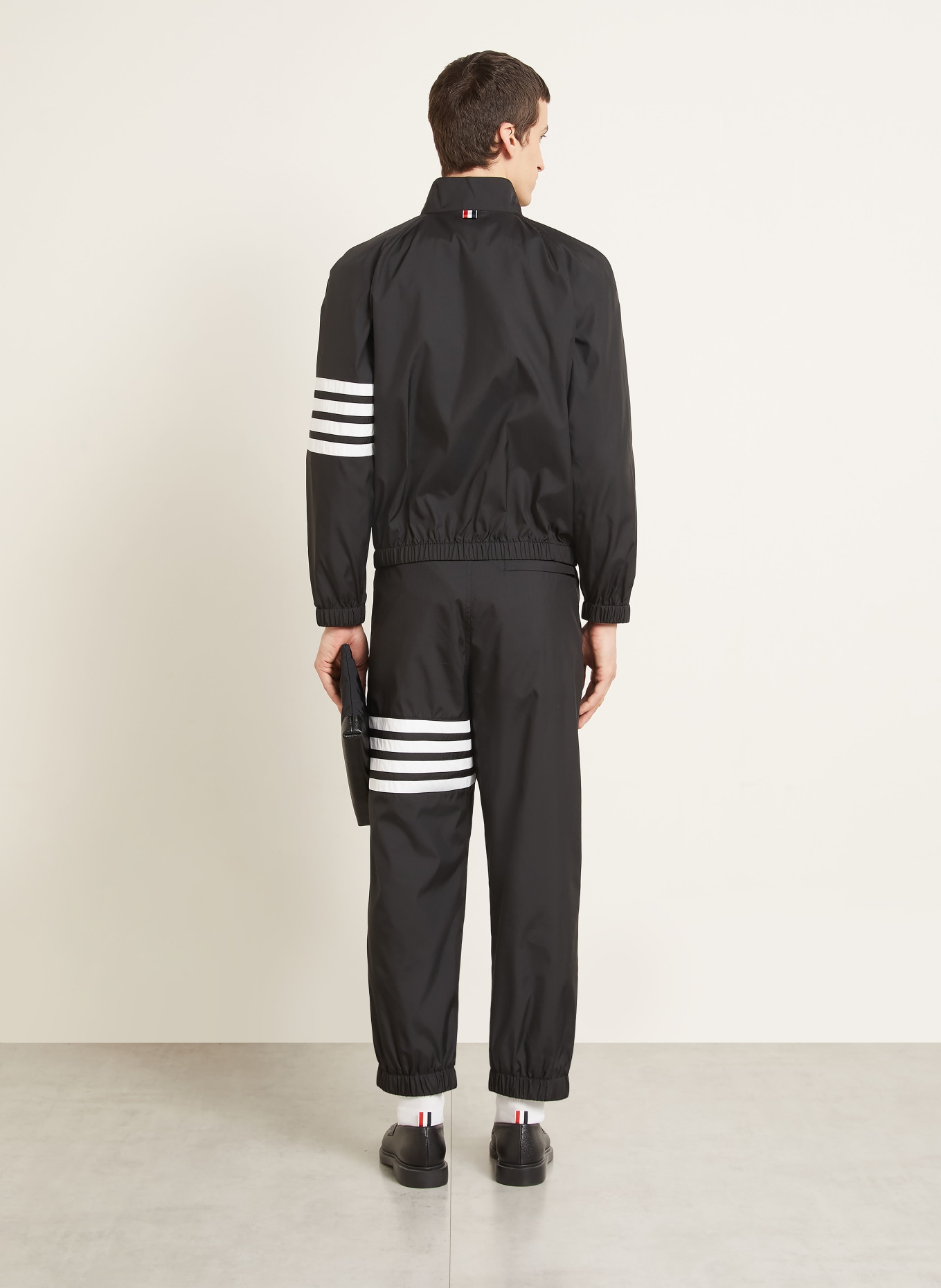 THOM BROWNE. Spodnie dresowe: CZARNY / BIAŁY