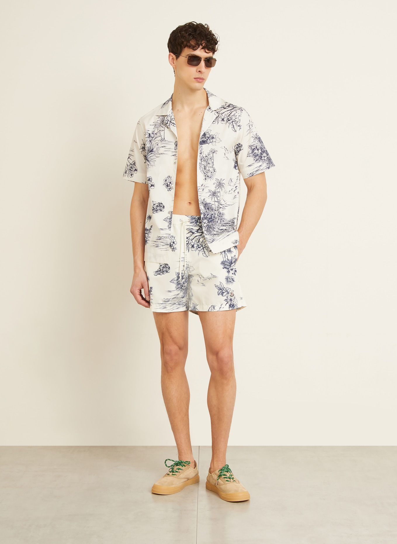 MONCLER Badeshorts: ECRU / DUNKELBLAU