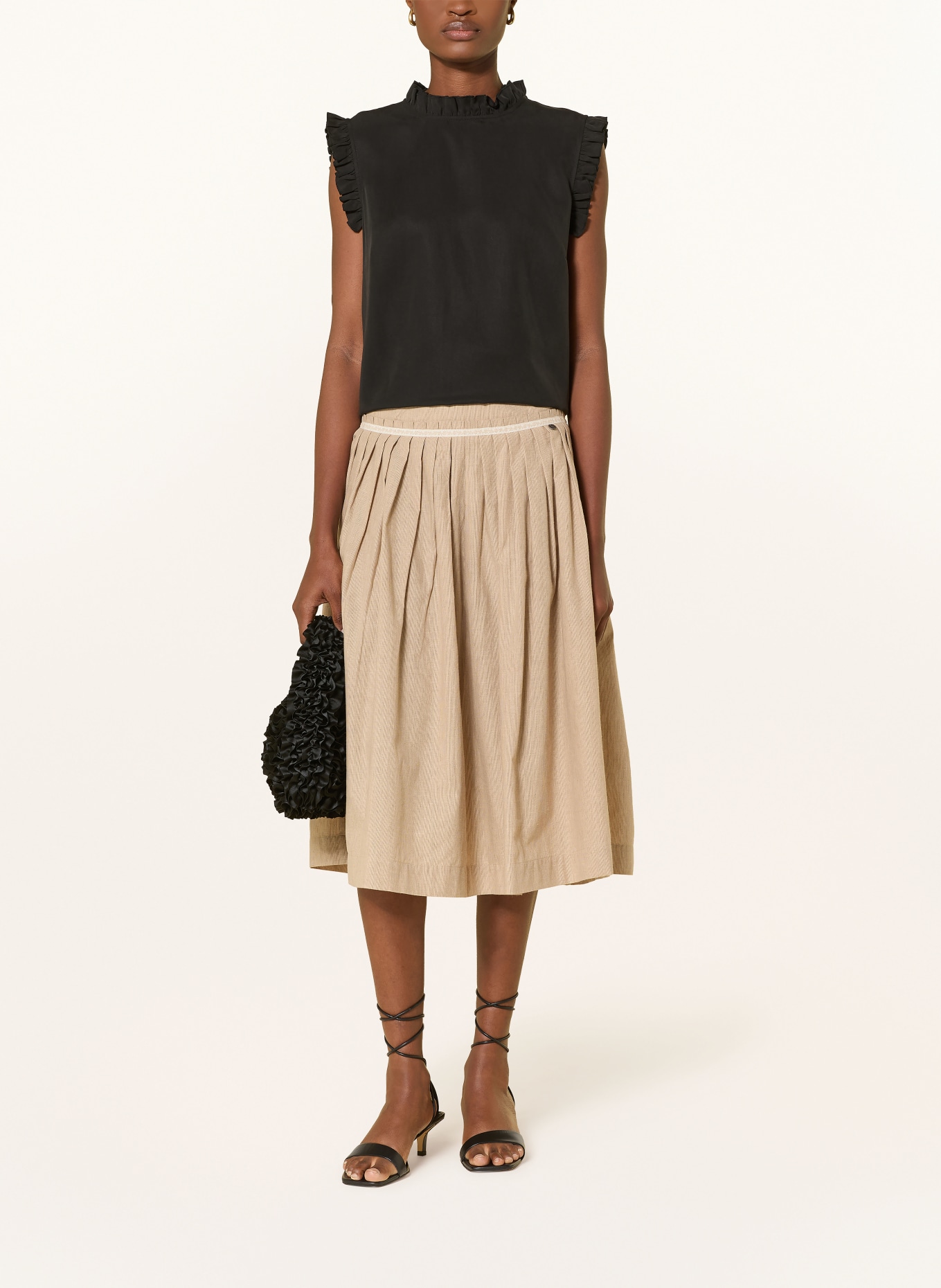 ROCKMACHERIN Traditional top with ruffles: BLACK