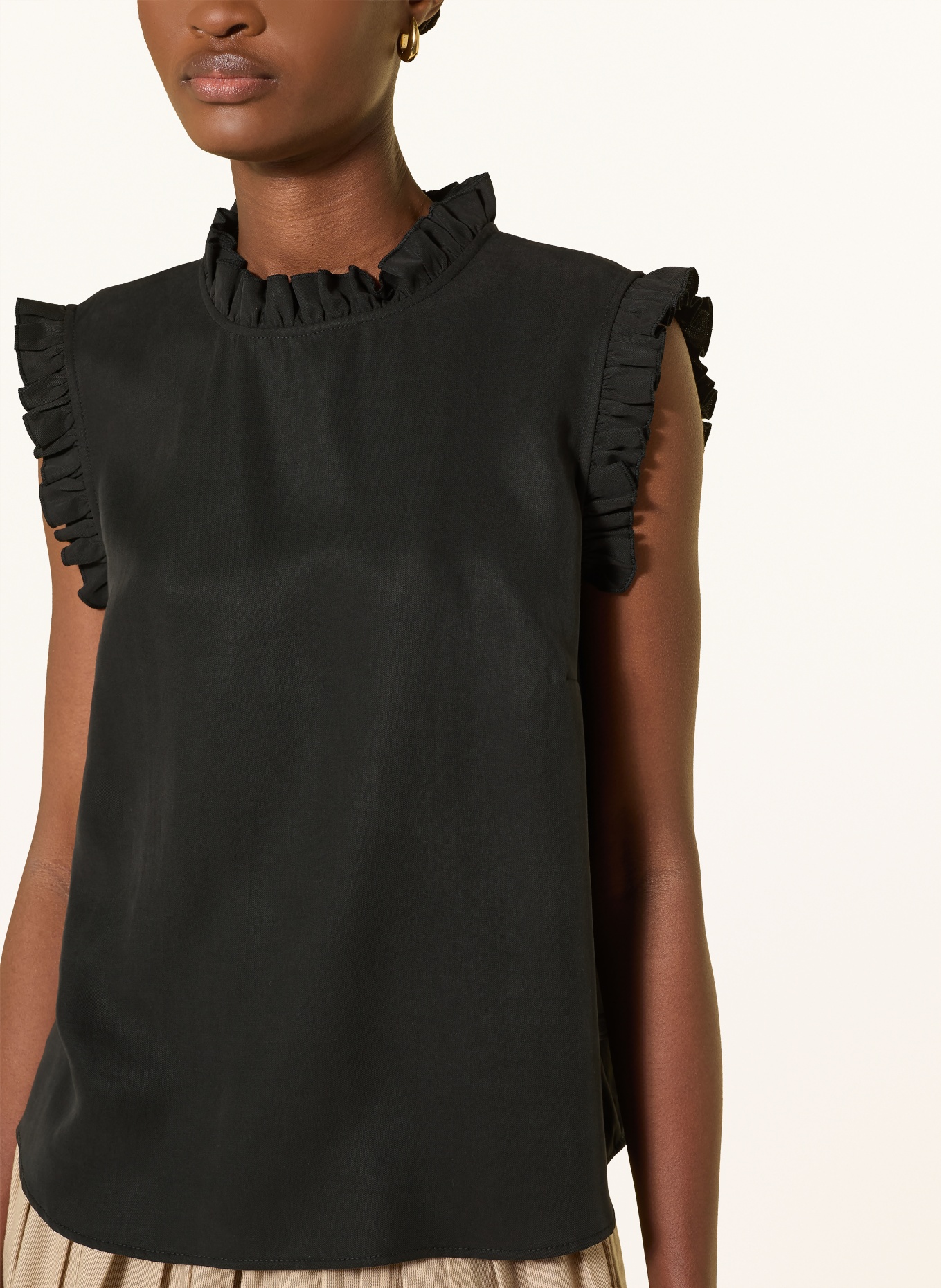 ROCKMACHERIN Traditional top with ruffles: BLACK
