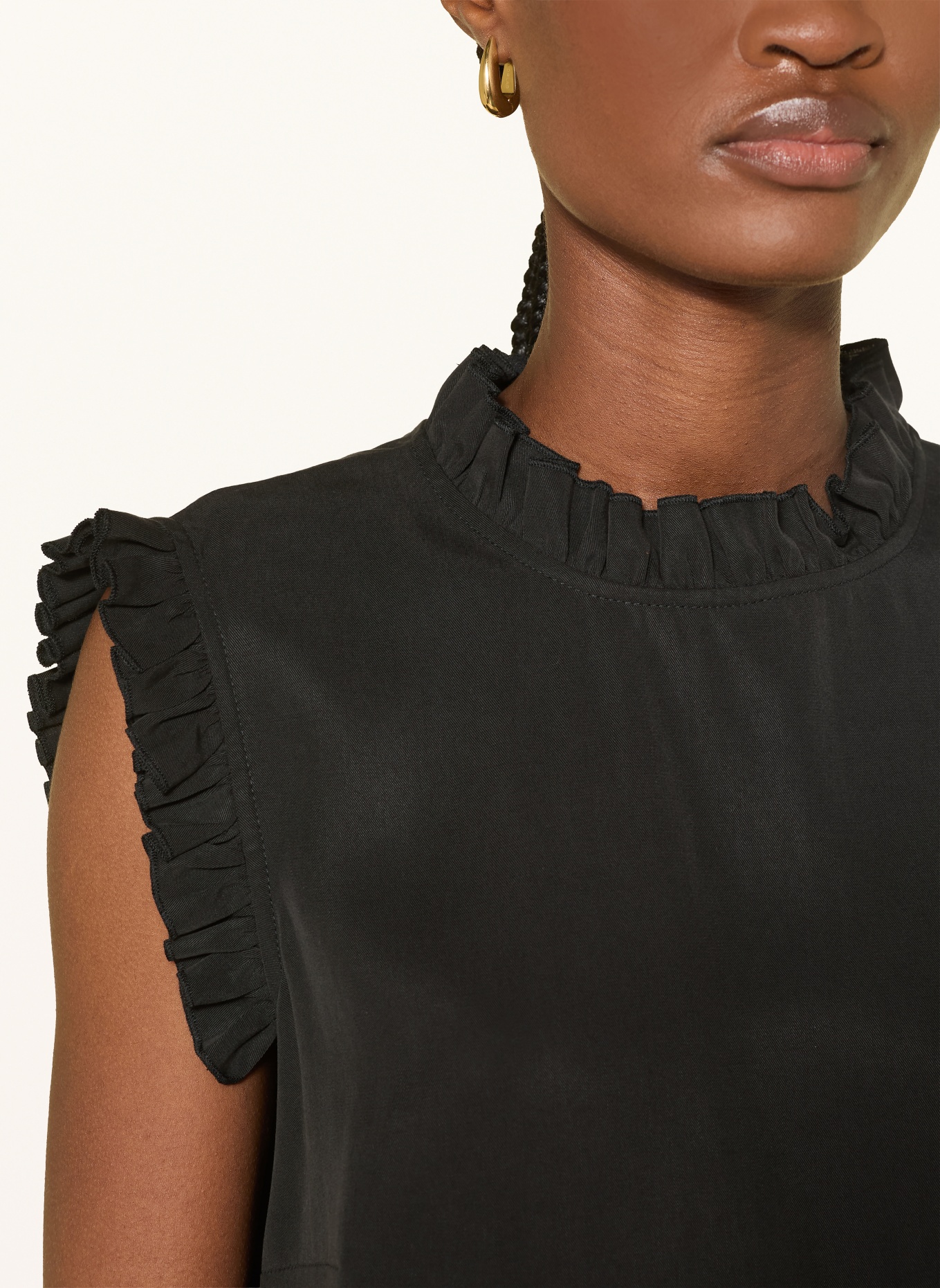 ROCKMACHERIN Traditional top with ruffles: BLACK