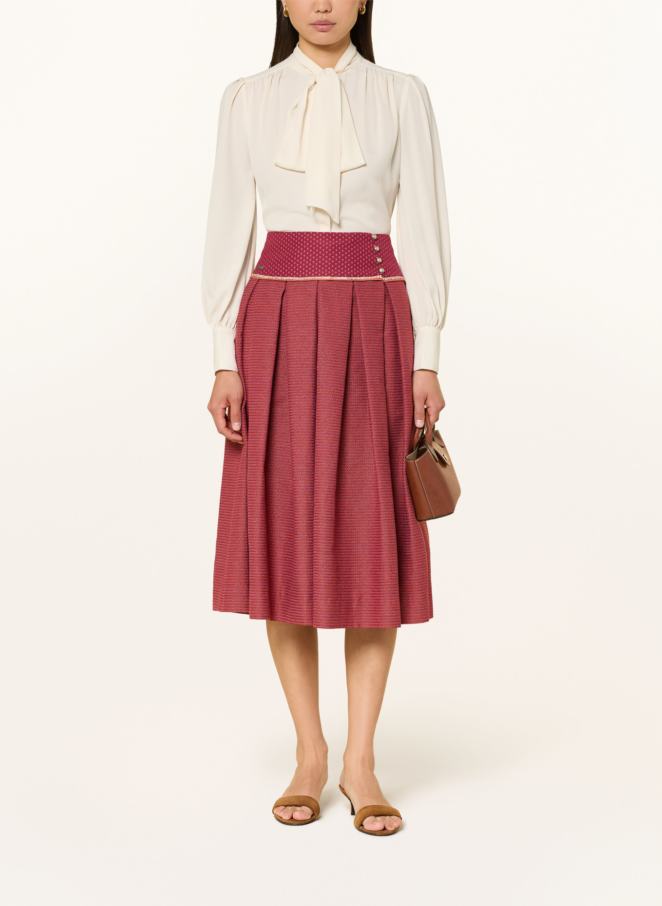 ROCKMACHERIN GLUAD Traditional Skirt: LIGHT RED / RED