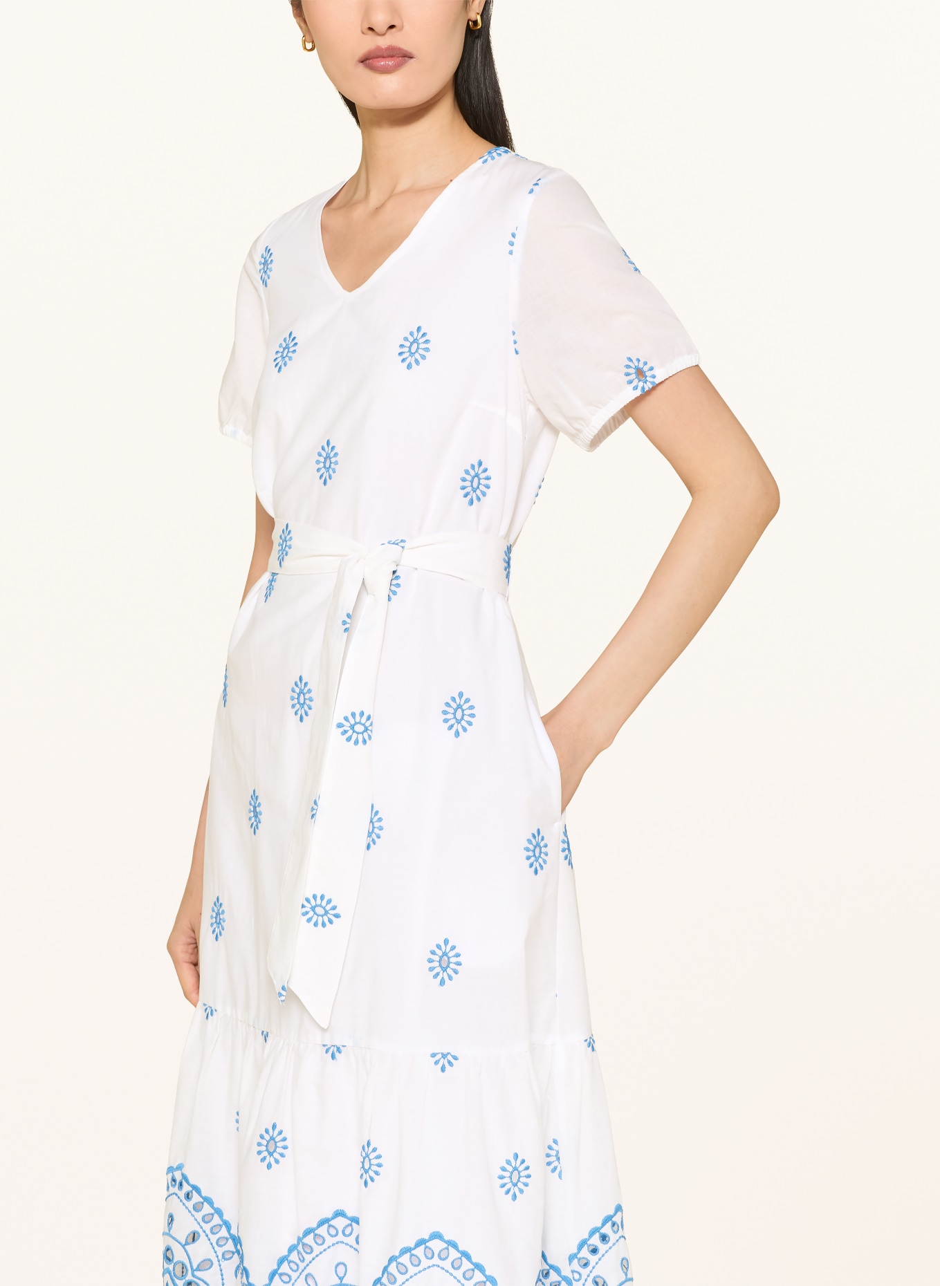 MORE & MORE Rochie cu dantelă perforată și volane: ALB / ALBASTRU