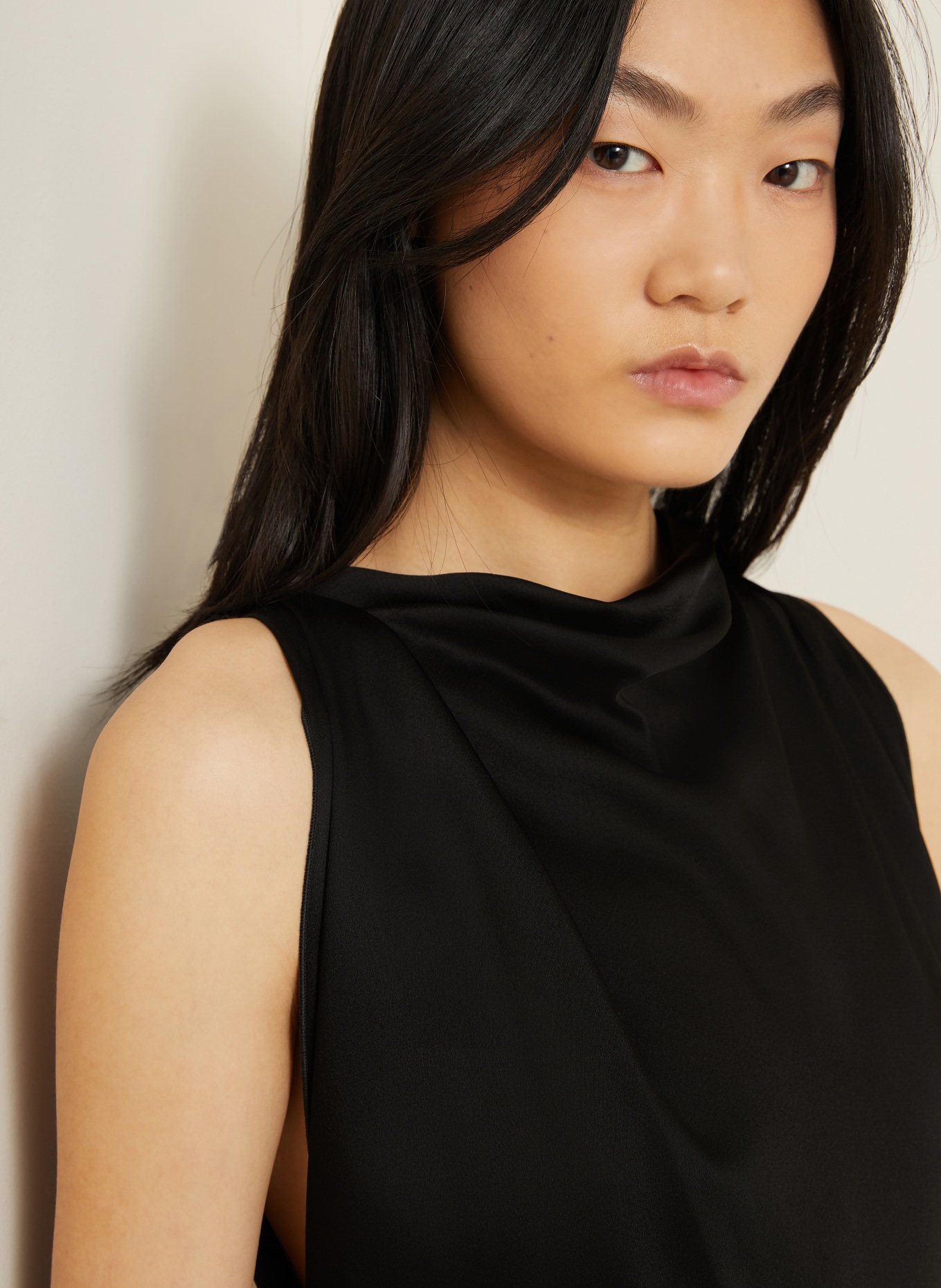 VICTORIA BECKHAM koktejlové šaty: ČERNÁ