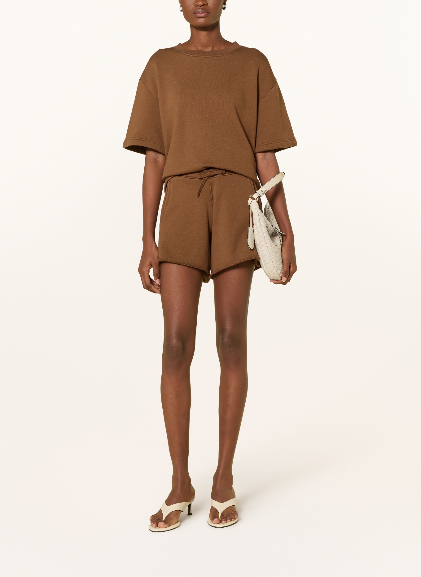 Rich & Royal sweat shorts: BROWN