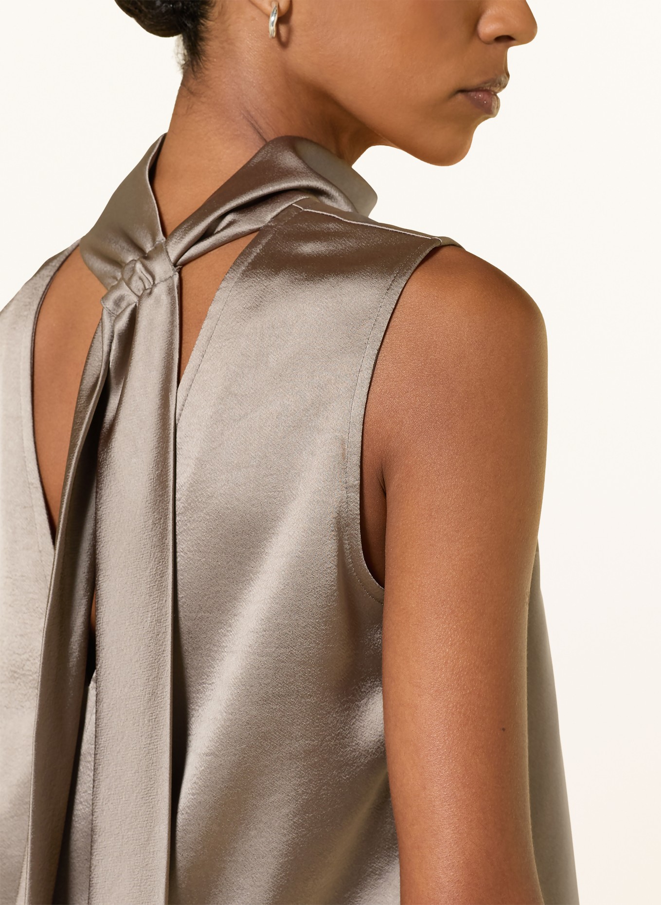 RIANI Satintop mit Schluppe: TAUPE