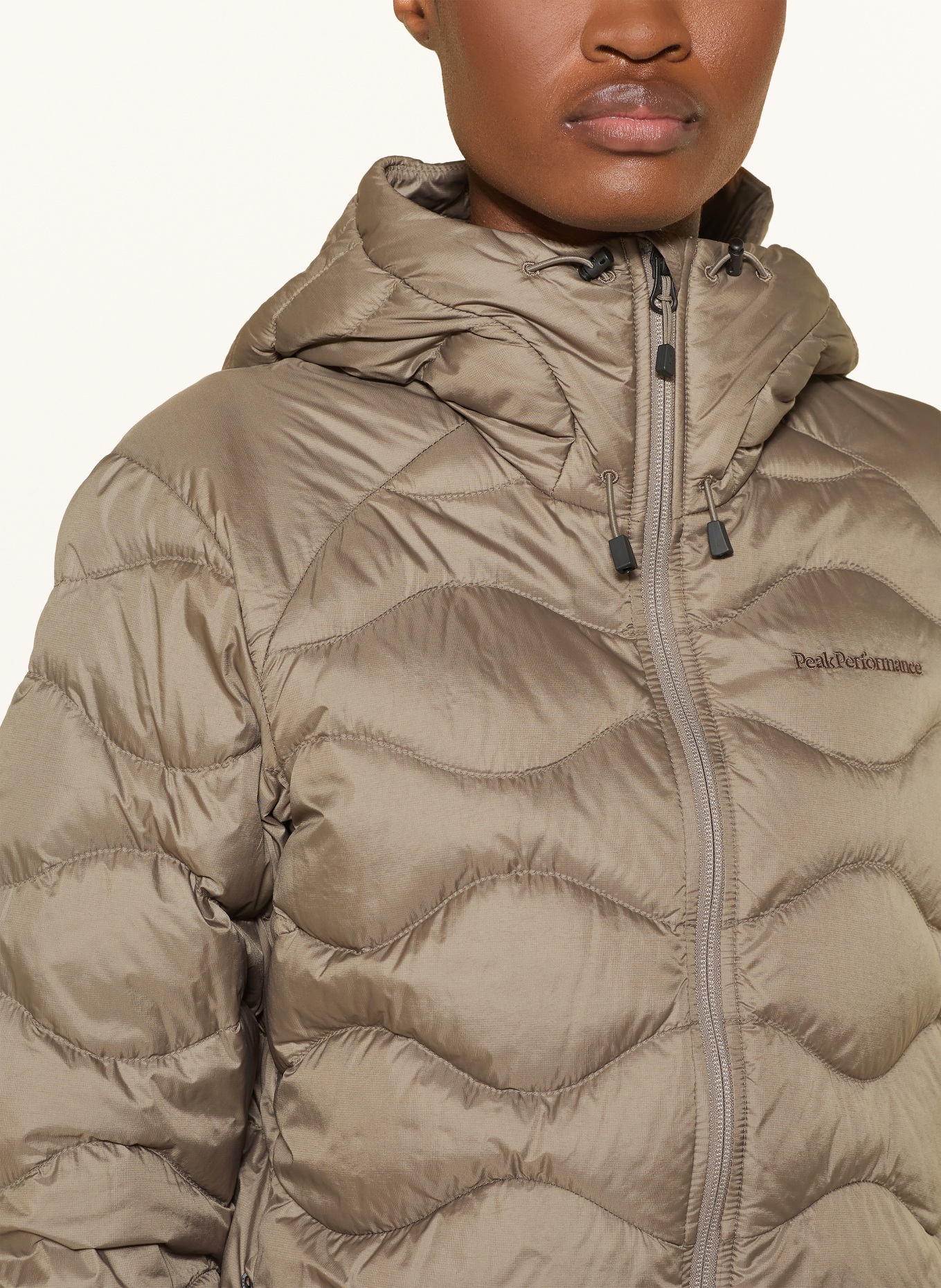 Peak Performance Daunenjacke HELIUM: TAUPE