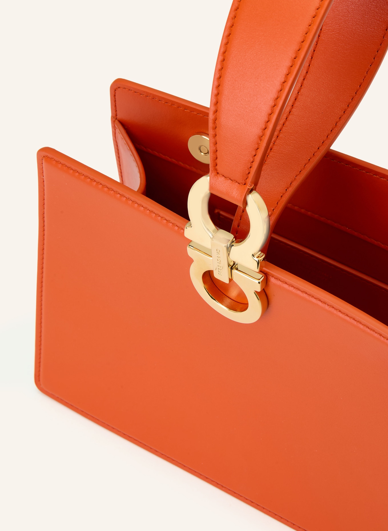 FERRAGAMO Handbag: ORANGE