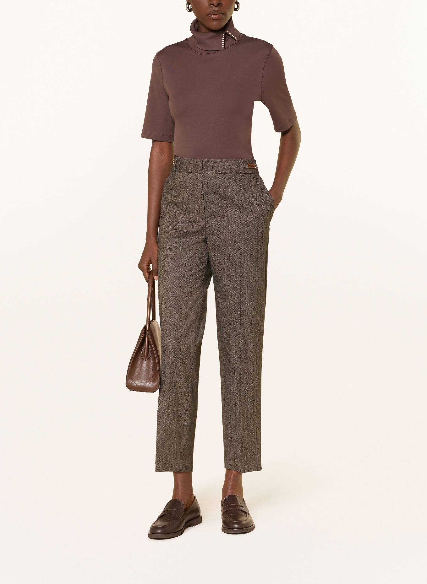 MARC CAIN Rollkragenshirt mit Schmuckperlen: 697 seal brown