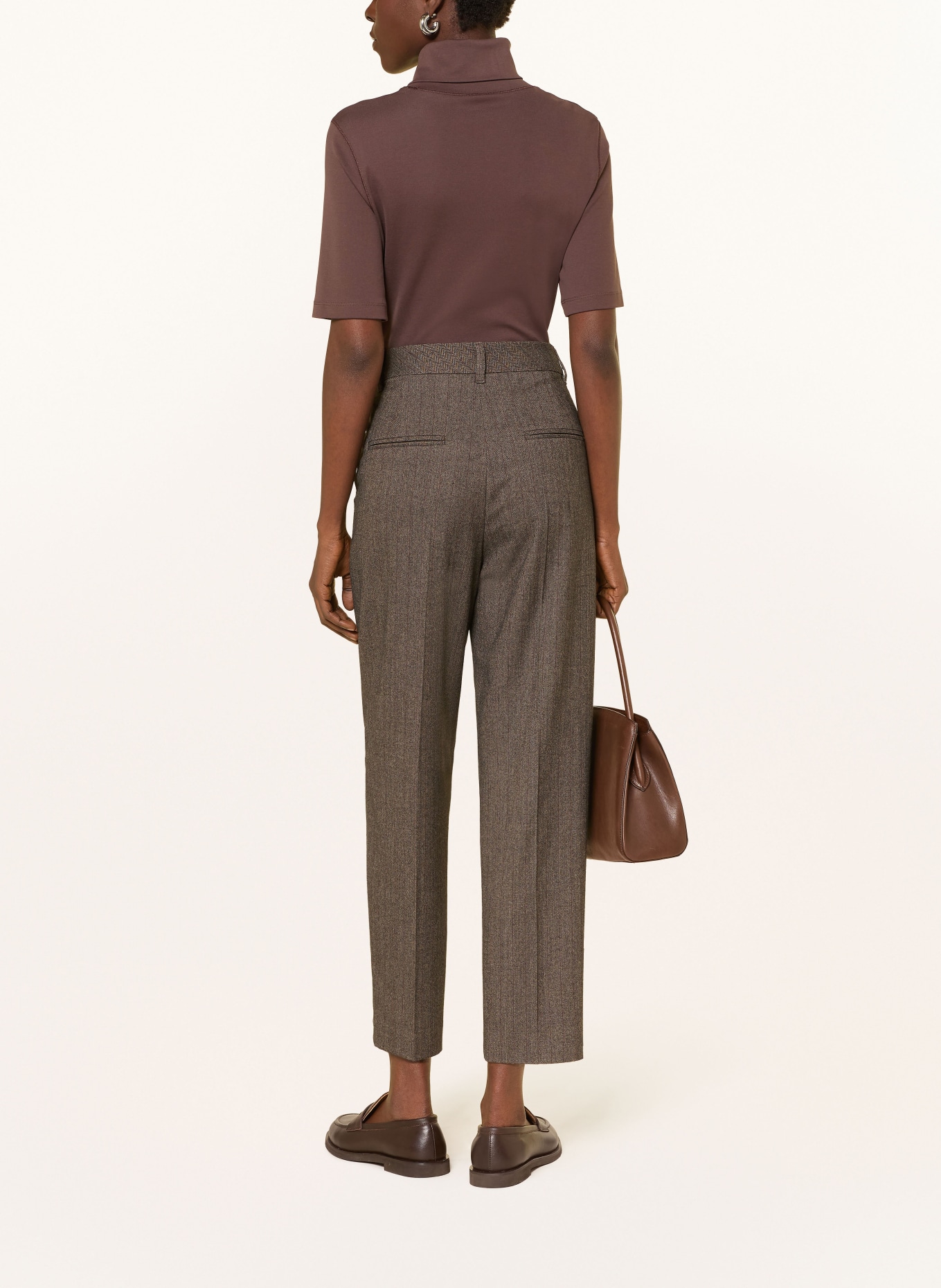 MARC CAIN Rollkragenshirt mit Schmuckperlen: 697 seal brown