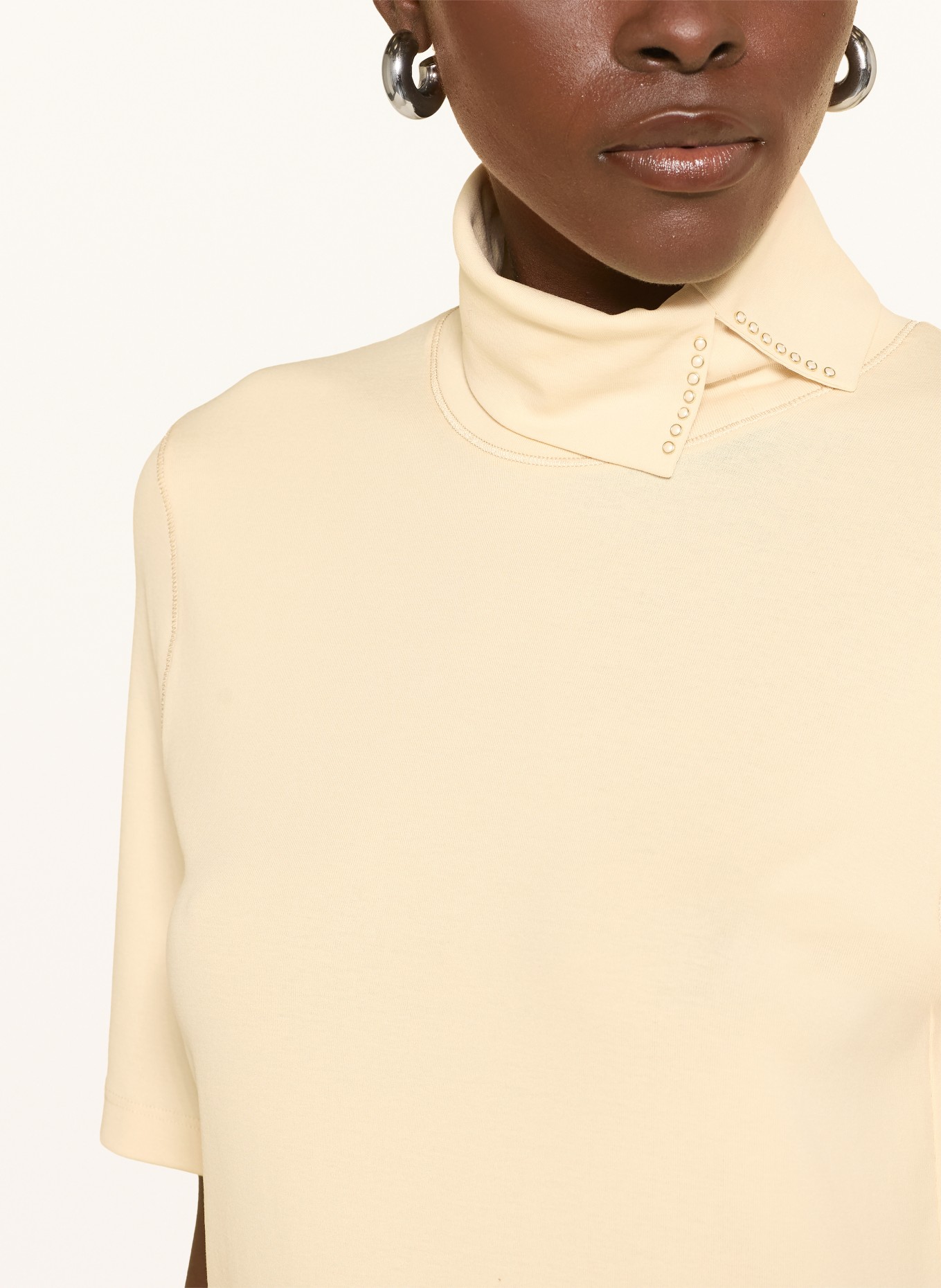 MARC CAIN Rollkragenshirt mit Schmuckperlen: 126 lamb`s wool