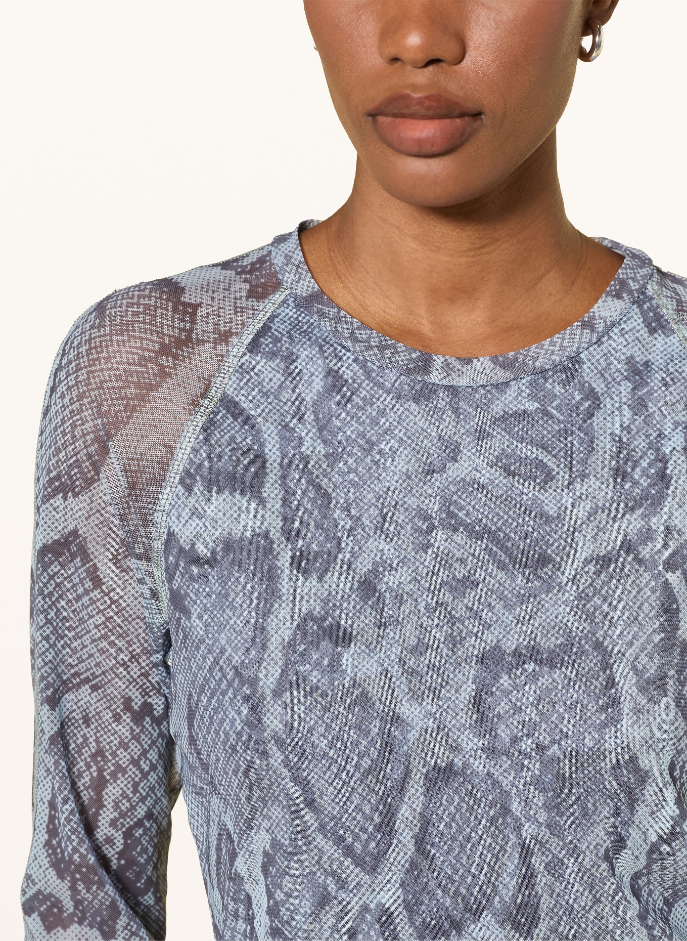 MARC CAIN Longsleeve aus Mesh: 318 niagara mist