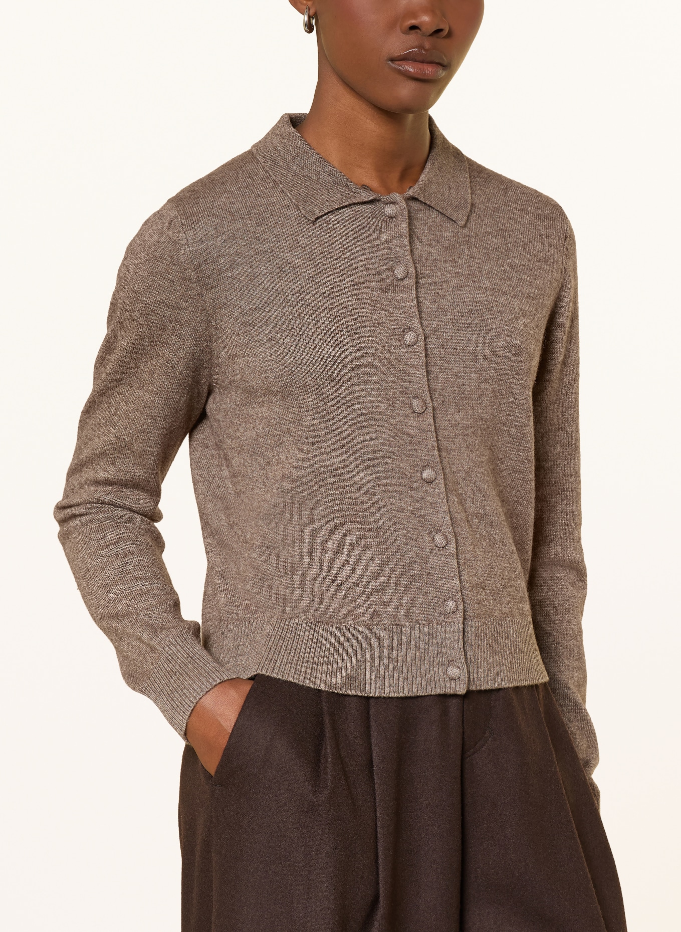 darling harbour Cardigan with detachable collar: TAUPE MELANGE