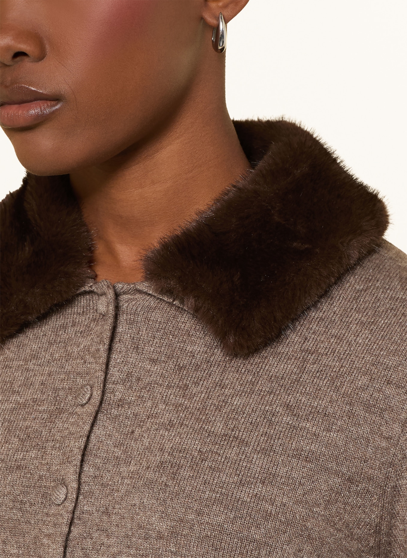 darling harbour Cardigan with detachable collar: TAUPE MELANGE