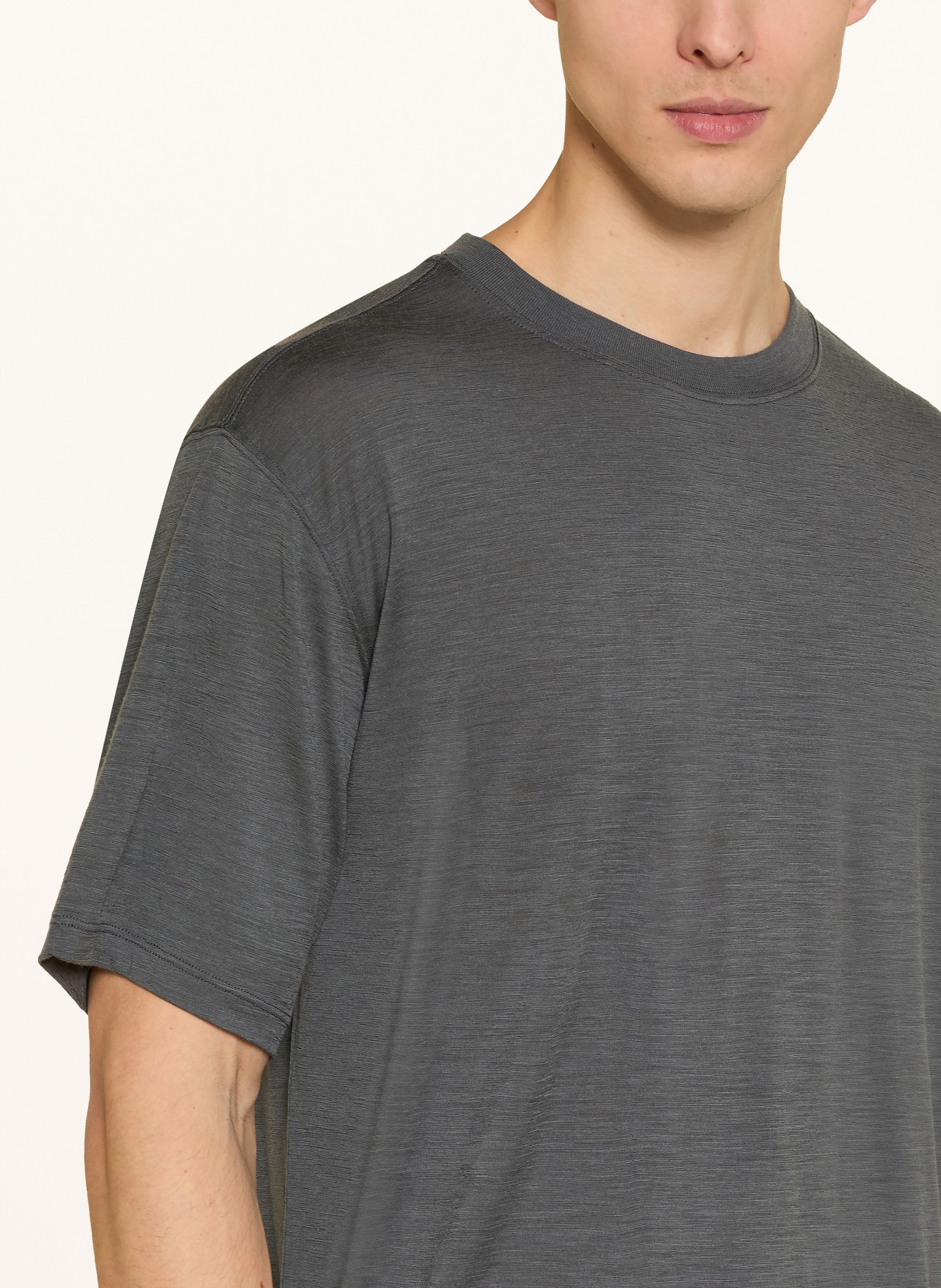 icebreaker Funktionsshirt 150 TECH LITE aus Merinowolle: DUNKELGRAU