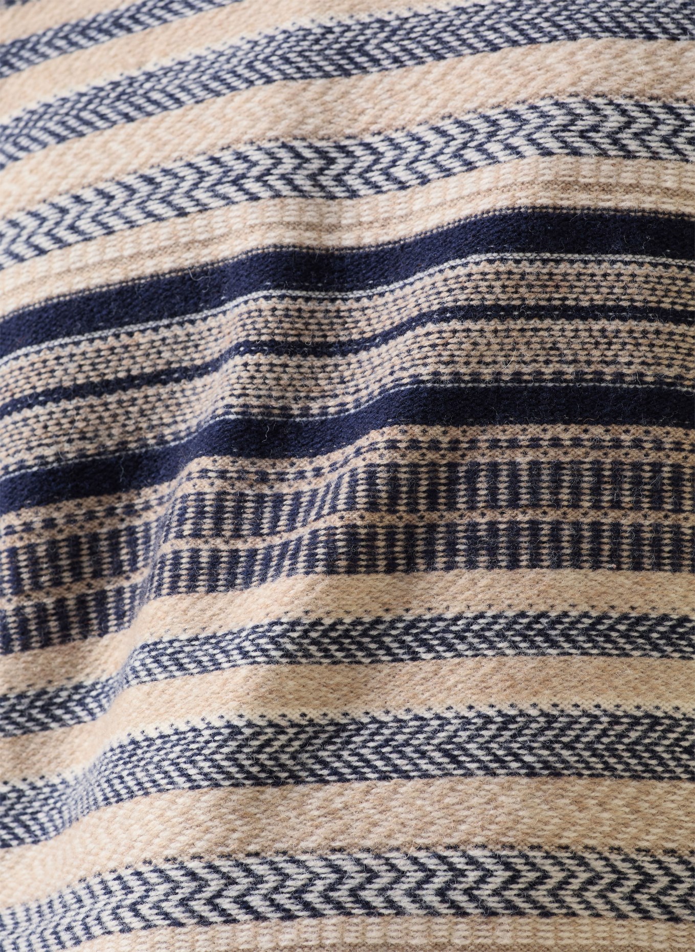Barbour Pullover HIGHSTED: DUNKELBLAU / CAMEL / ECRU