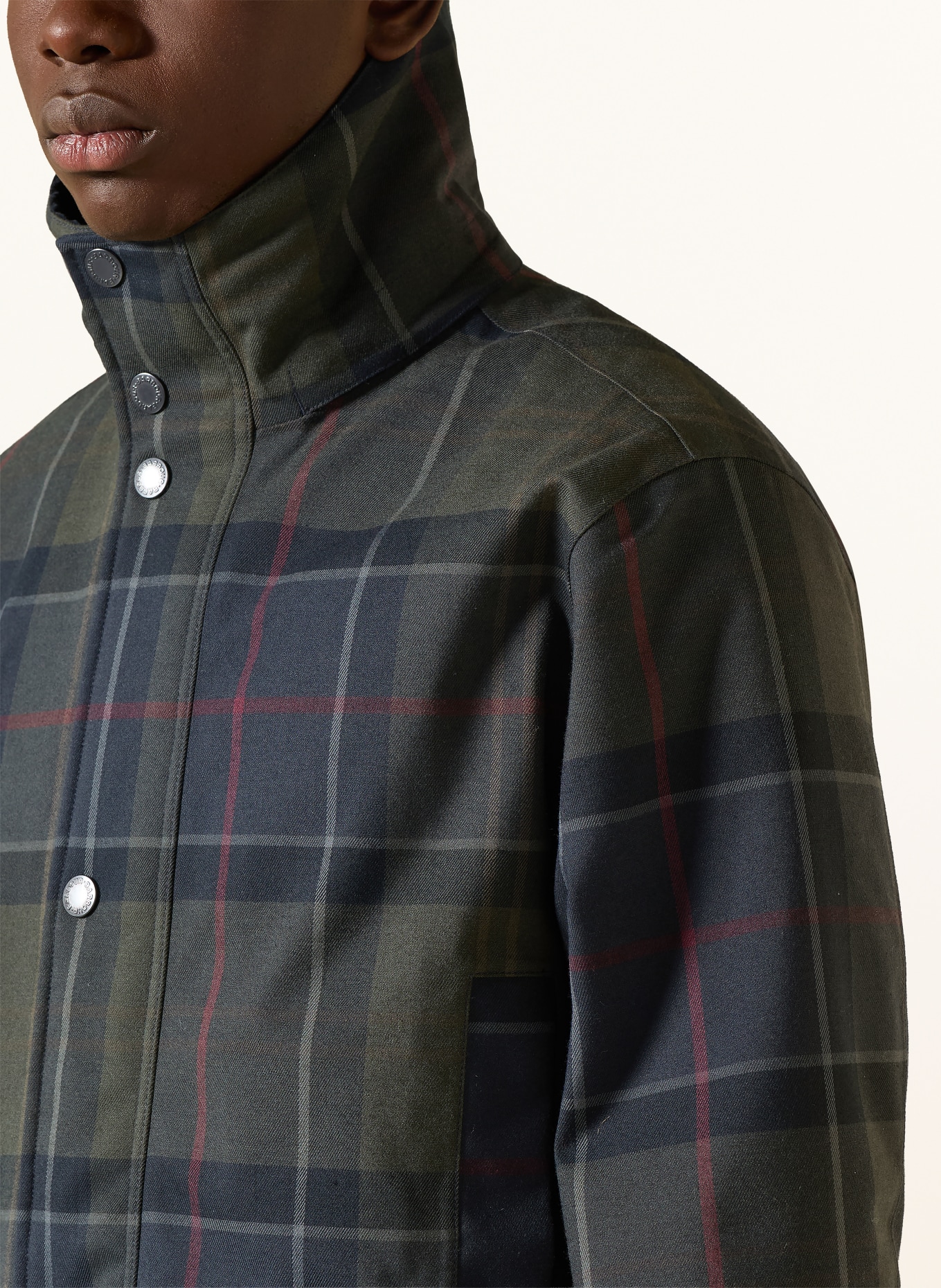 Barbour Parka LONNEN mit abnehmbarer Kapuze: DUNKELBLAU / DUNKELROT / DUNKELGRÜN