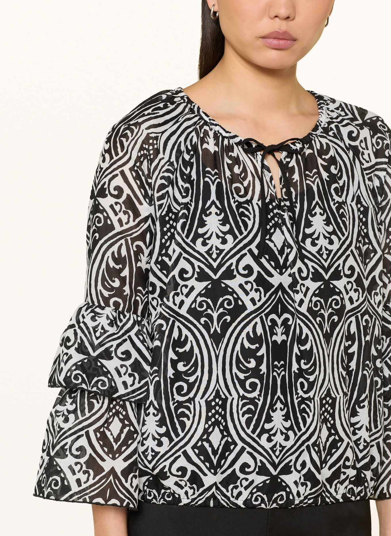 monari Blusenshirt mit 3/4-Arm und Rüschen: SCHWARZ / WEISS