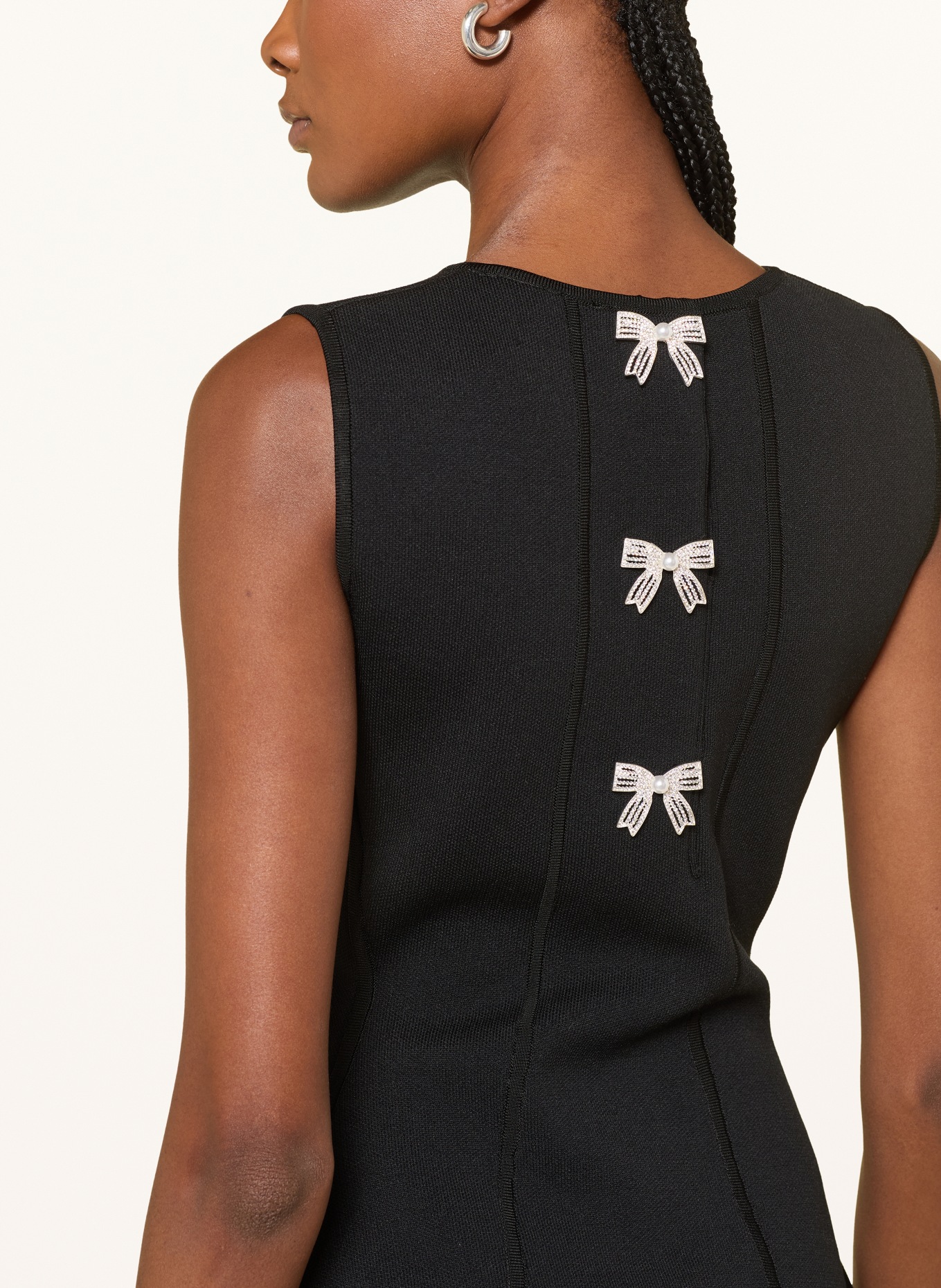 maje Kleid mit Schmuckperlen und Schmucksteinen: SCHWARZ