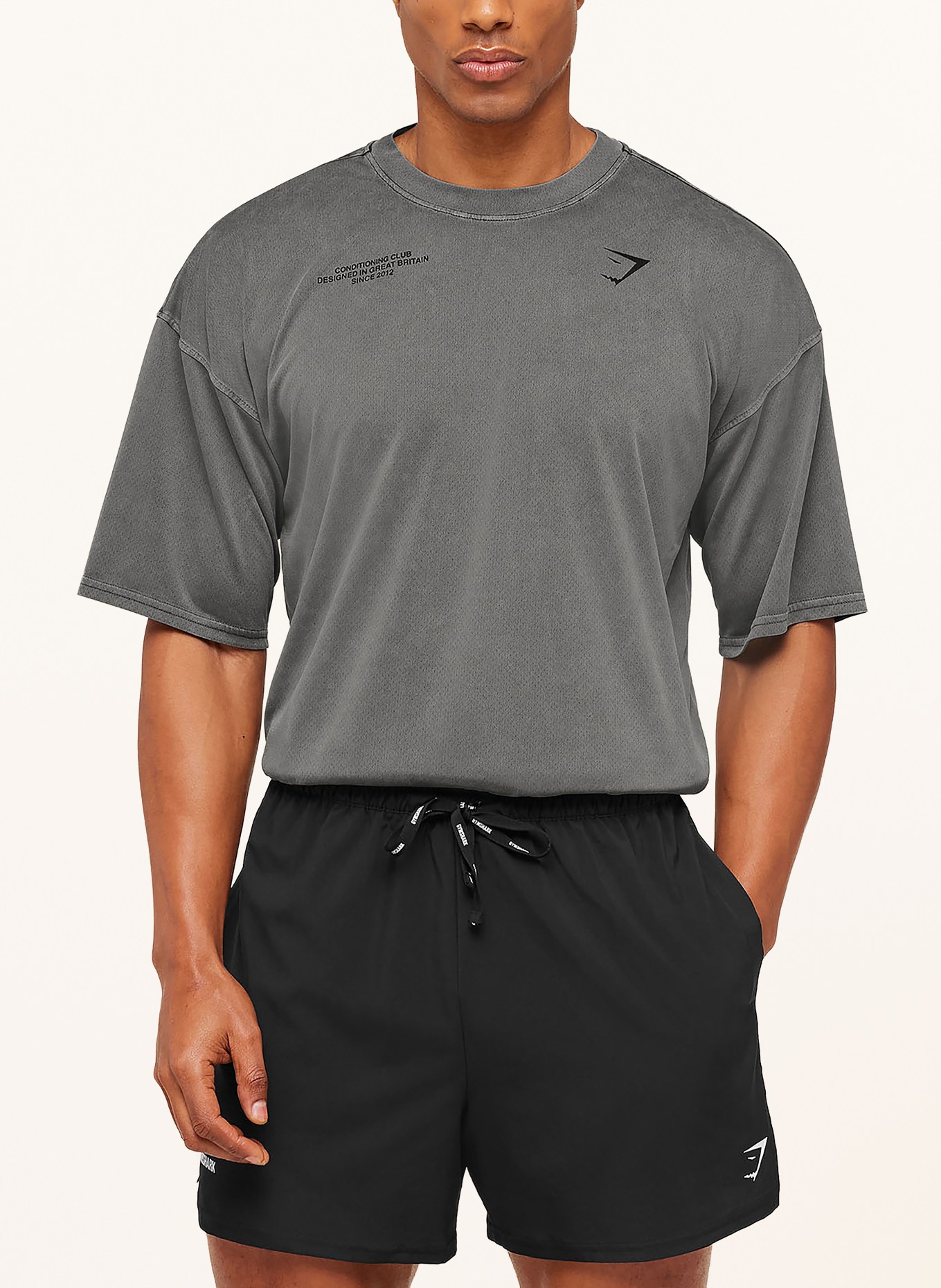 GYMSHARK T-Shirt CONDITIONING CLUB aus Mesh: DUNKELGRAU / SCHWARZ