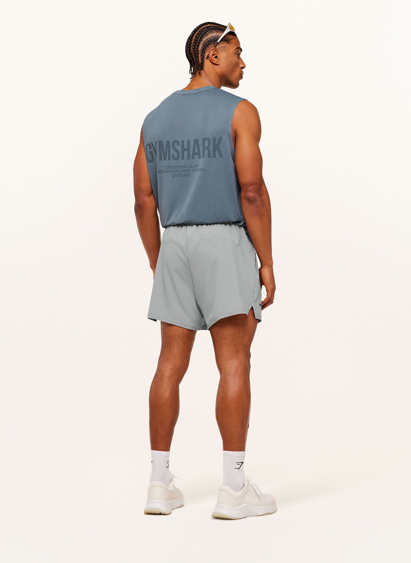 GYMSHARK Trainingsshorts TRAIN 5": GRAU / SCHWARZ