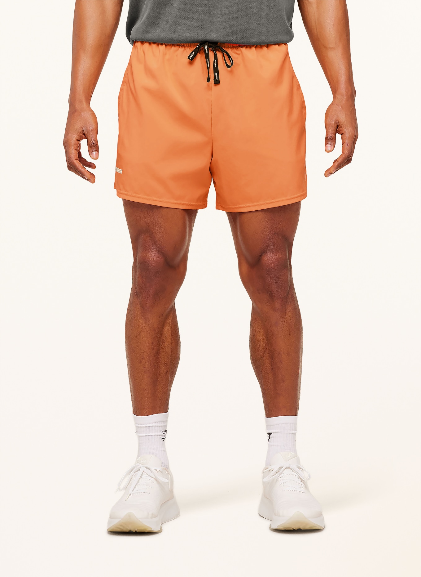 GYMSHARK Trainingsshorts TRAIN 5": ORANGE / WEISS / SCHWARZ
