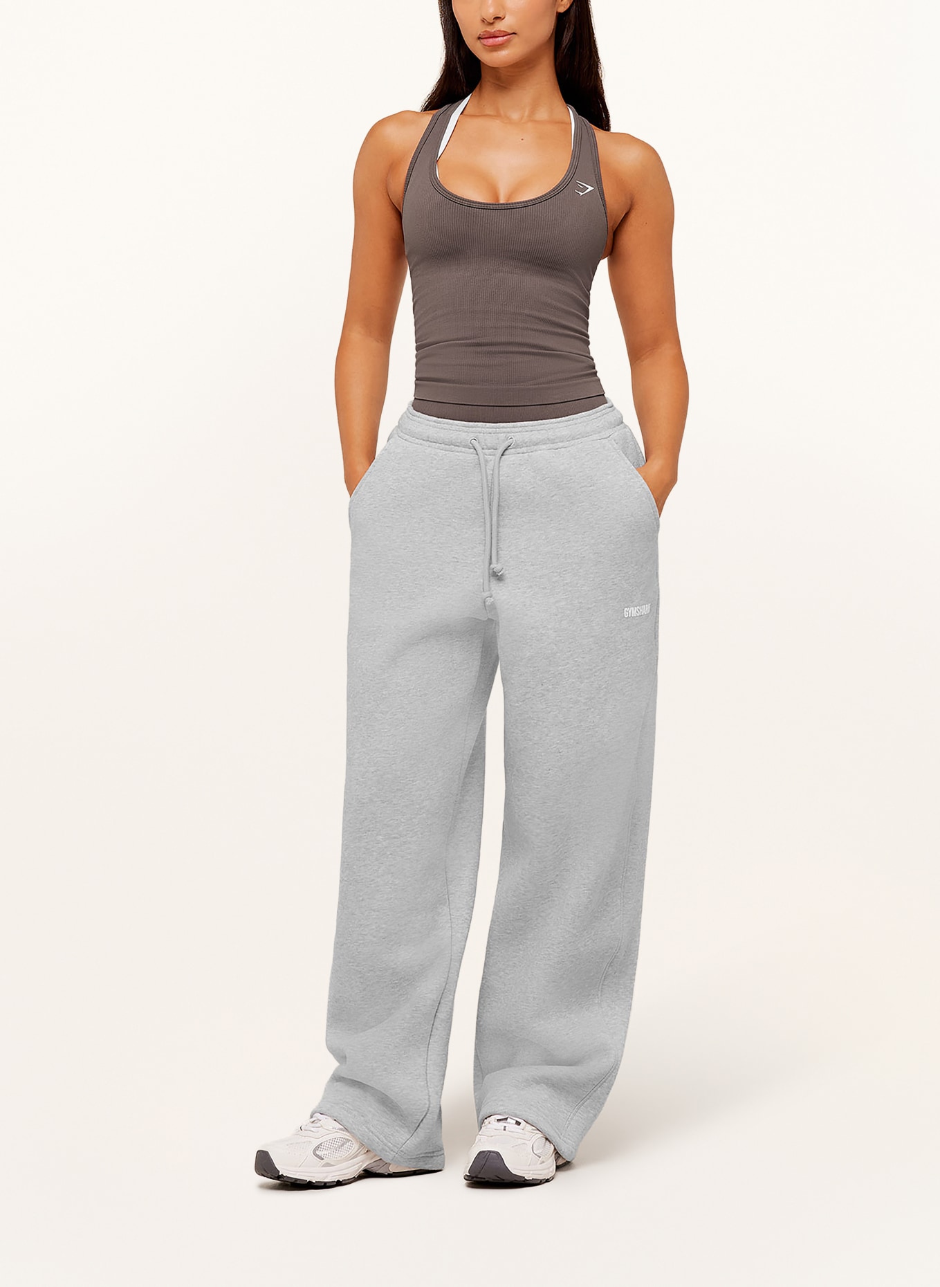 GYMSHARK Sweatpants COSY LUXE: GRAU / WEISS