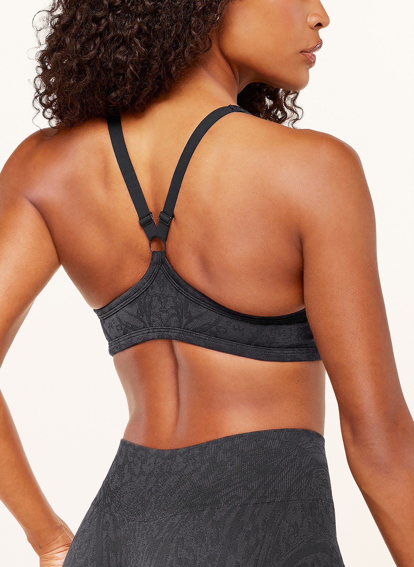 GYMSHARK Sport-BH ADAPT ANIMAL: SCHWARZ / DUNKELGRAU