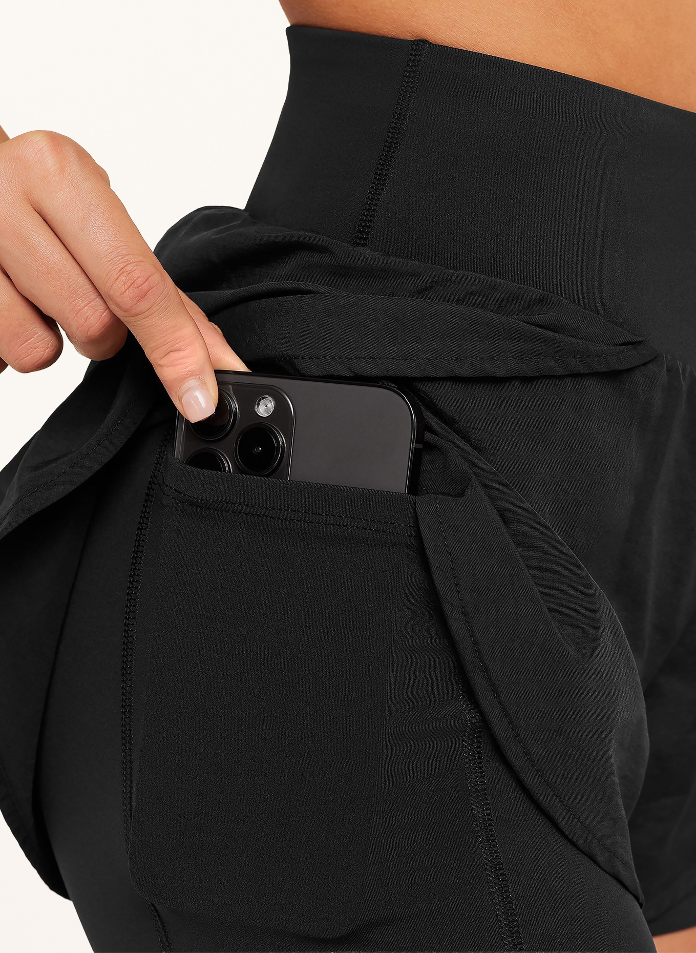 GYMSHARK 2-in-1-Laufshorts: SCHWARZ