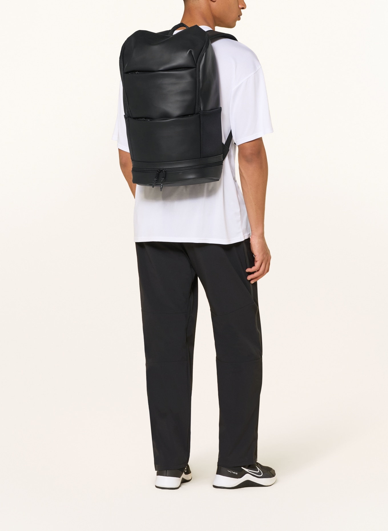 GYMSHARK Rucksack SLEEK BACKPACK 23 l mit Laptop-Fach: SCHWARZ / WEISS